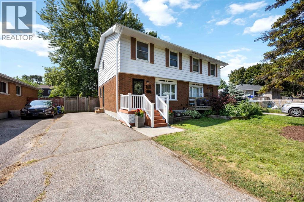 865 Montrose Street, Sarnia, Ontario  N7T 5B8 - Photo 2 - 25025466
