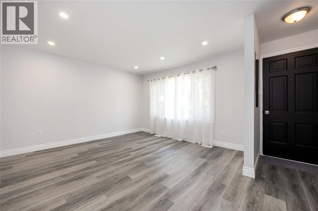 865 Montrose Street, Sarnia, Ontario  N7T 5B8 - Photo 6 - 25025466