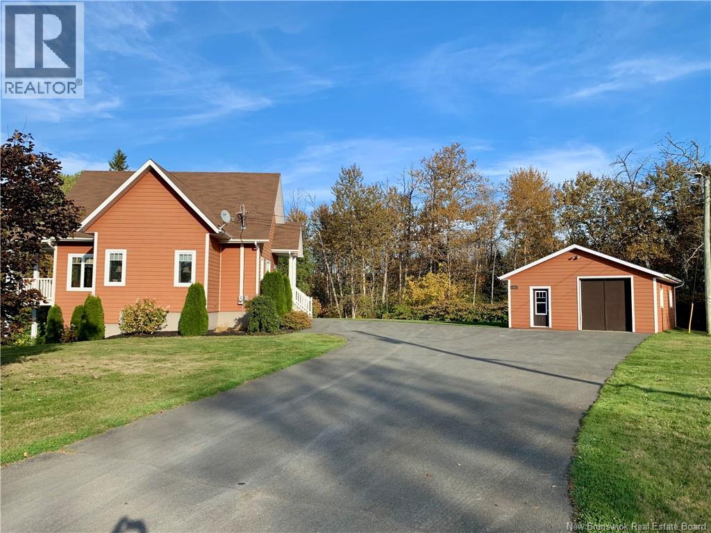42 Riverview, Charlo, New Brunswick  E8E 2R5 - Photo 3 - NB128061