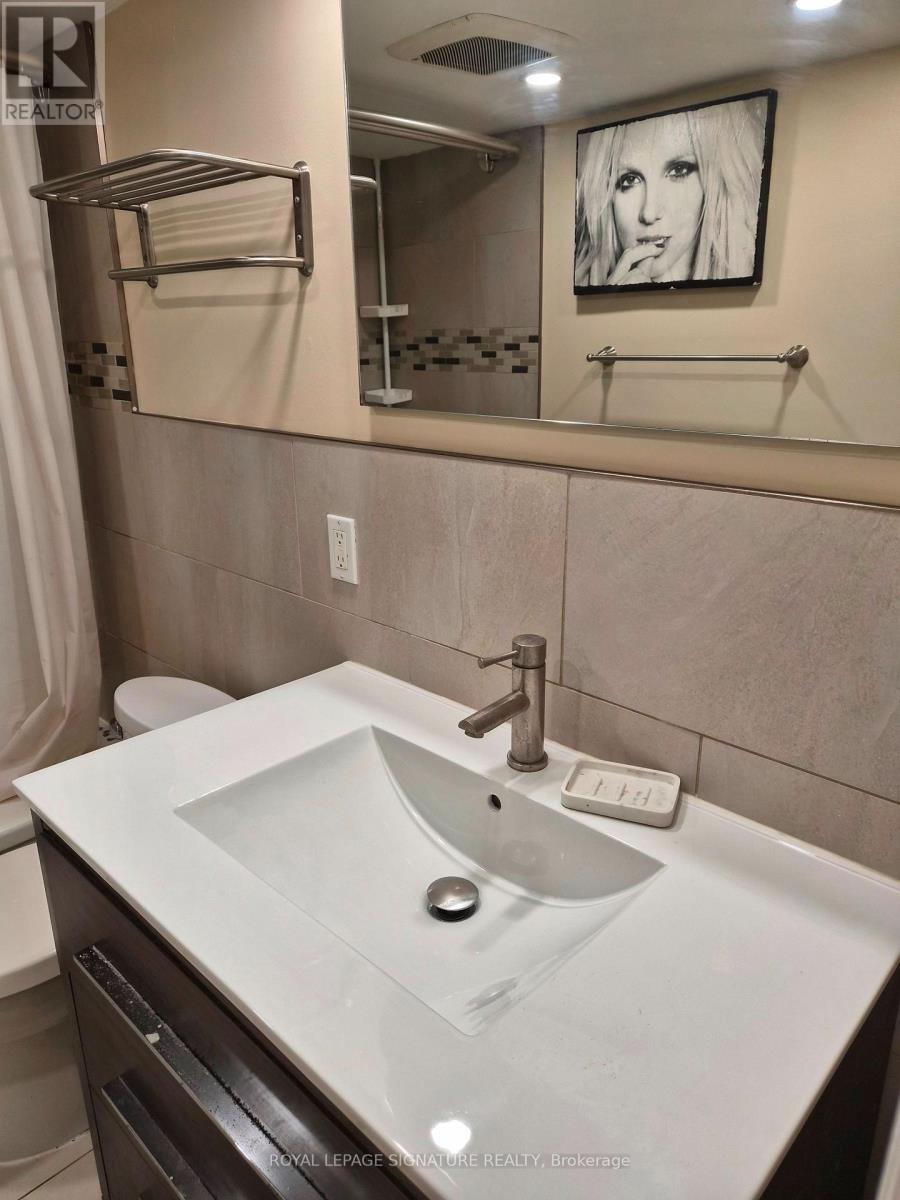 2 - 1 Maynard Avenue, Toronto, Ontario  M6K 2Z7 - Photo 14 - W12448597