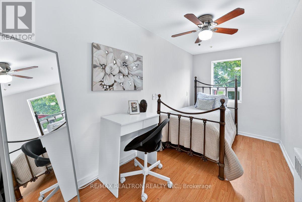 1640 Queen Street W, Toronto, Ontario  M6R 1B2 - Photo 17 - W12448599