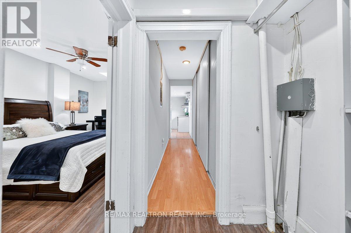 1640 Queen Street W, Toronto, Ontario  M6R 1B2 - Photo 9 - W12448599