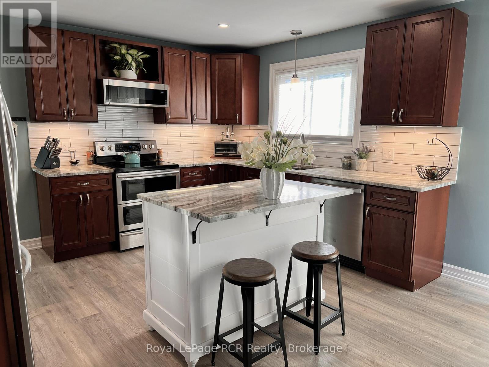 251 Pearson Street, Meaford, Ontario  N4L 1L6 - Photo 32 - X12448602