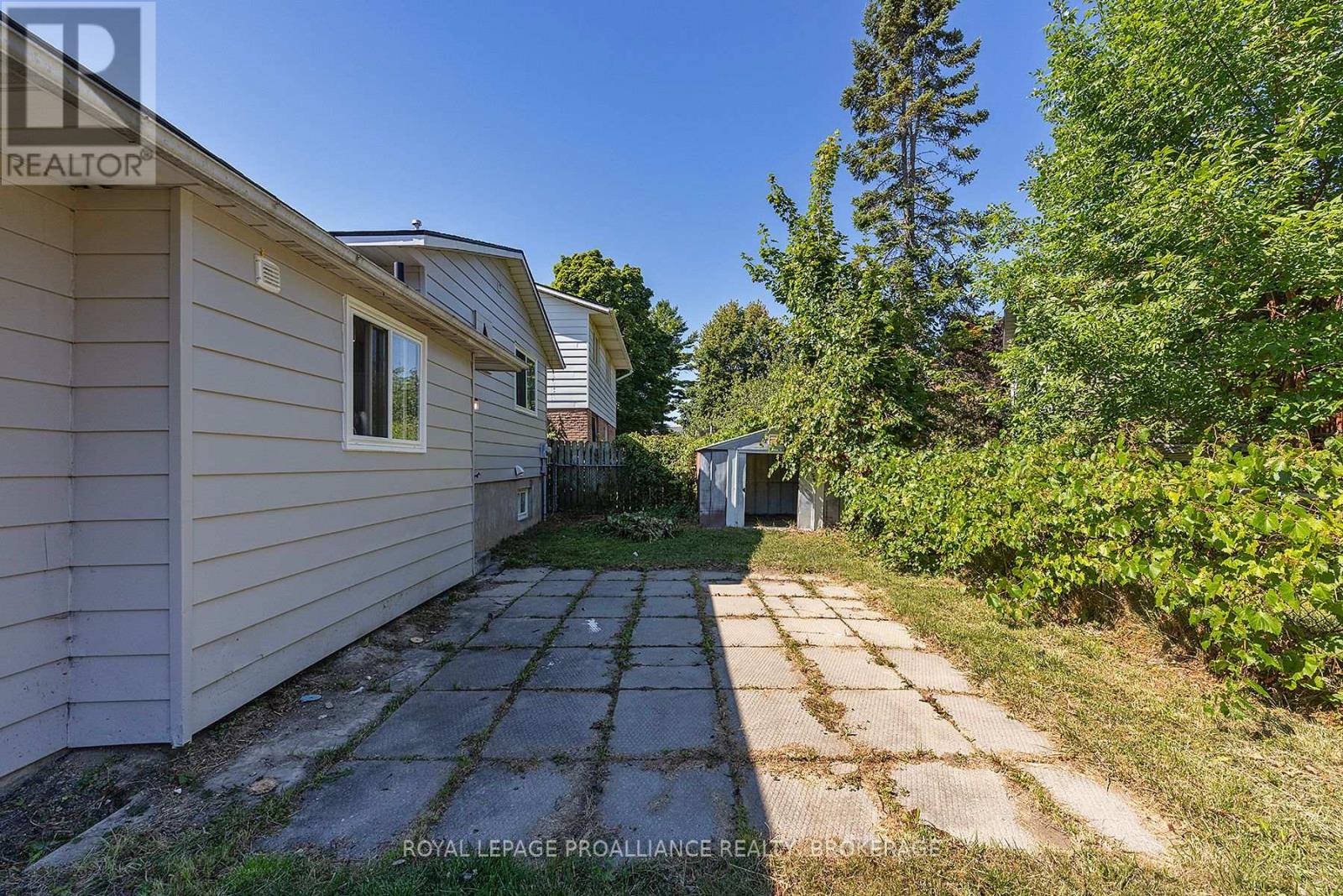 63 Old Oak Road, Kingston, Ontario  K7M 6X2 - Photo 11 - X12448609