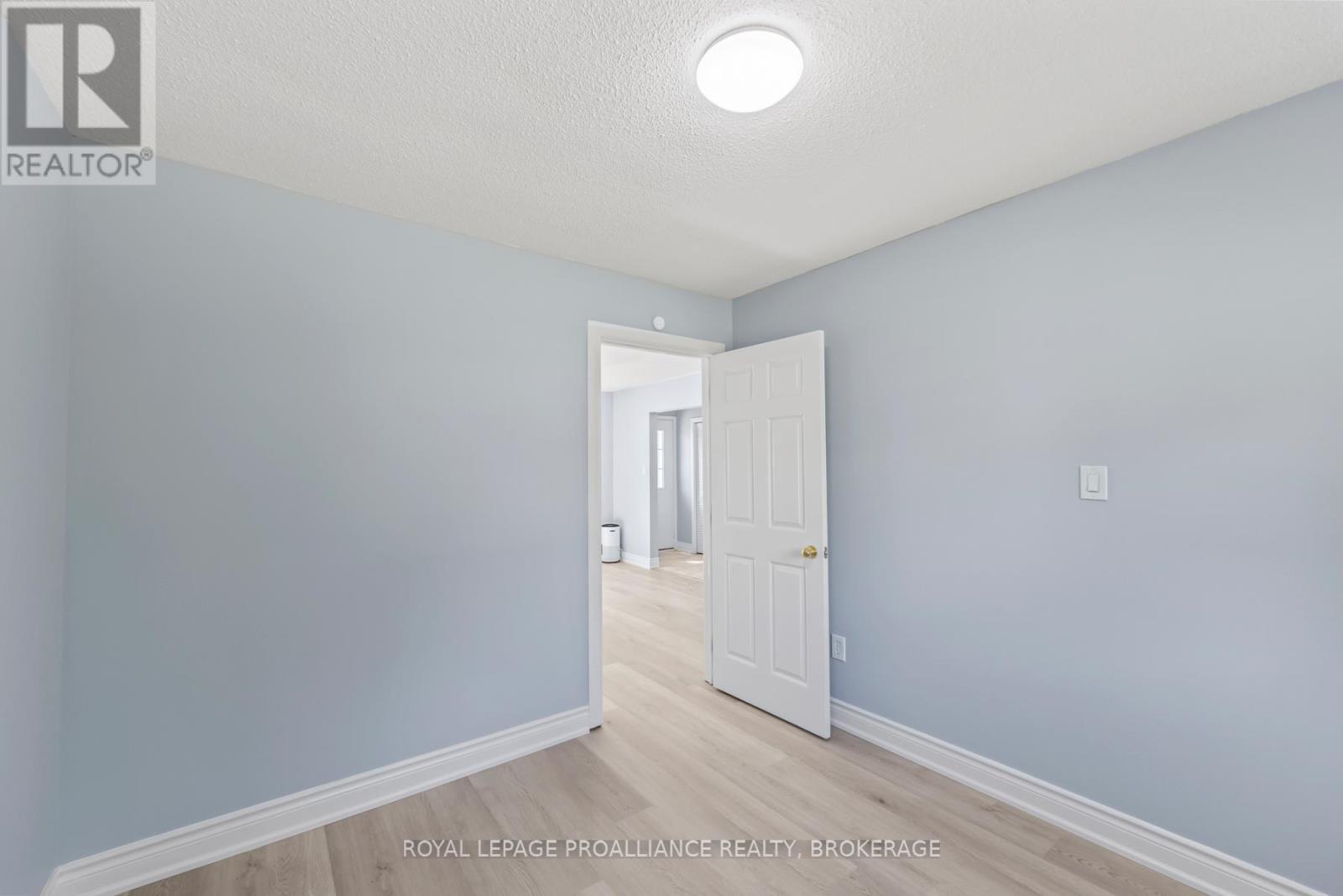 63 Old Oak Road, Kingston, Ontario  K7M 6X2 - Photo 20 - X12448609