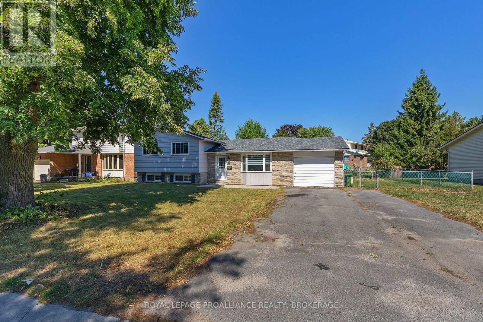 63 Old Oak Road, Kingston, Ontario  K7M 6X2 - Photo 3 - X12448609