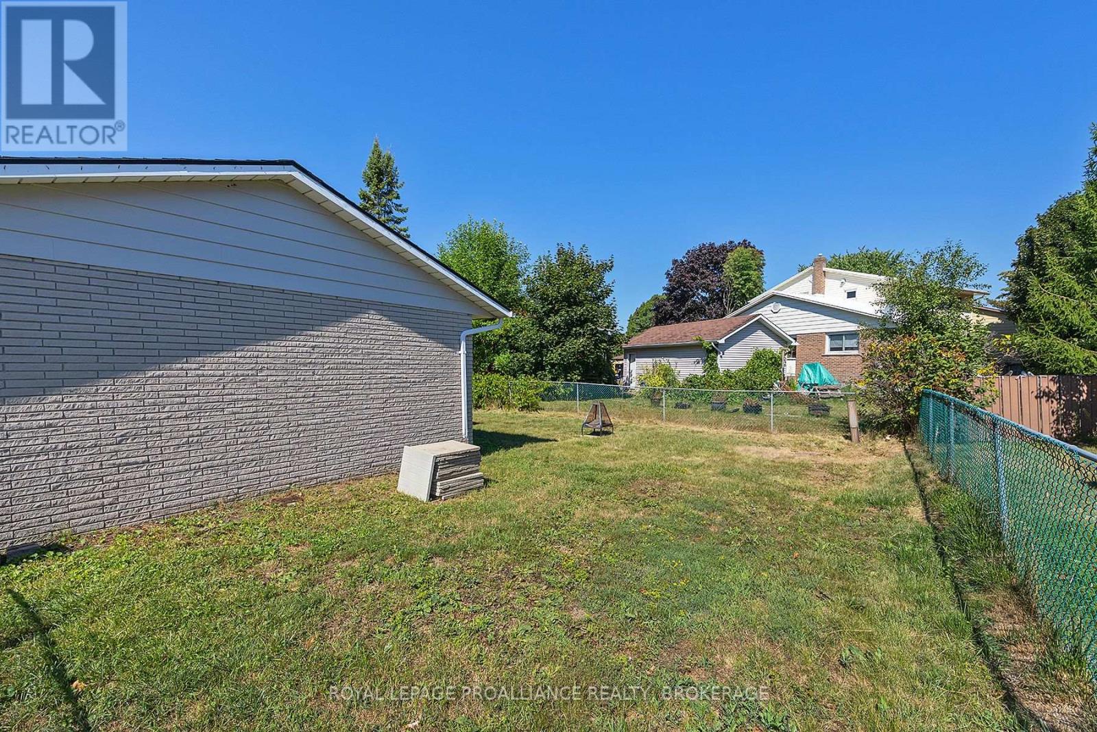 63 Old Oak Road, Kingston, Ontario  K7M 6X2 - Photo 7 - X12448609