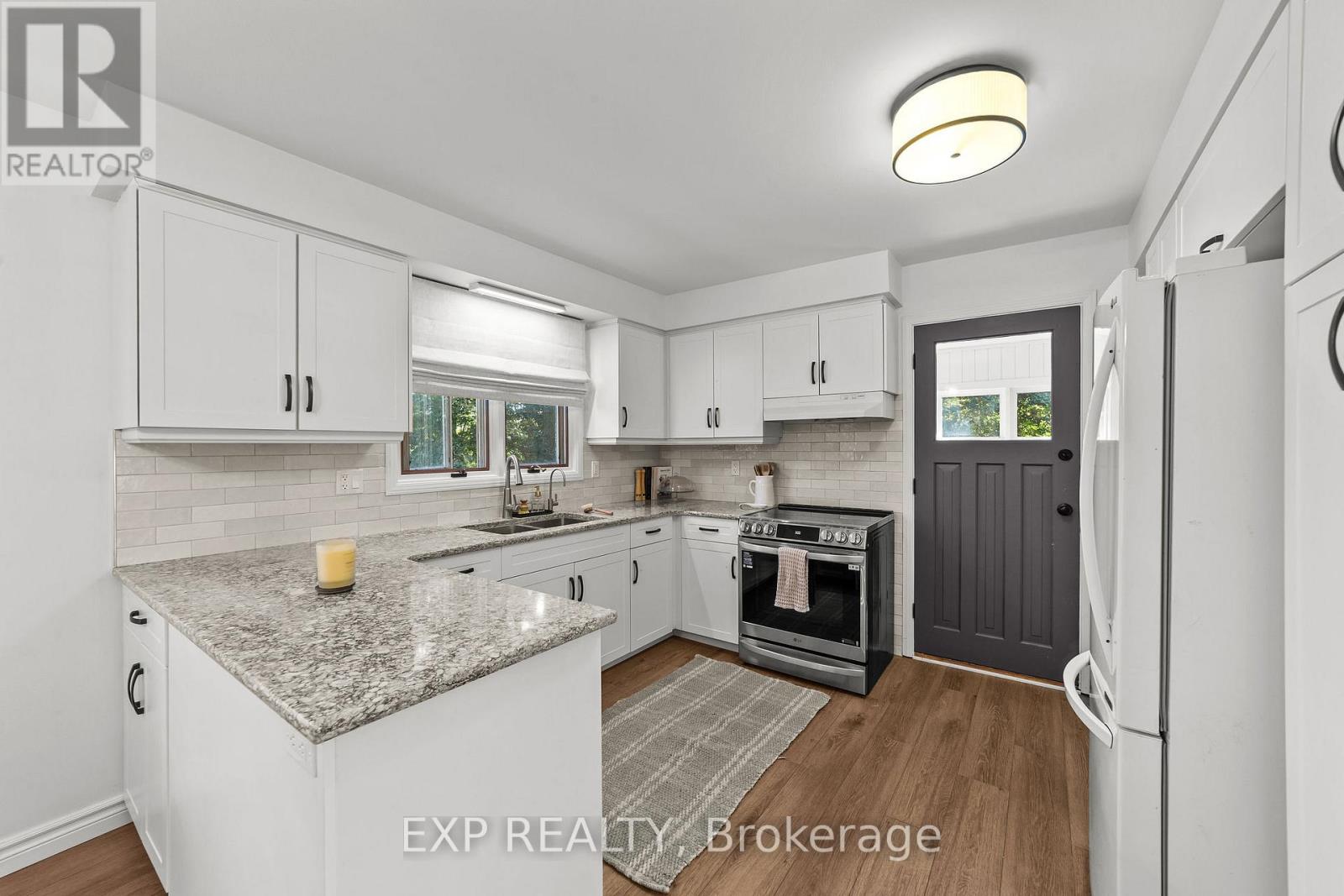 200 Harris Road, Middlesex Centre (Delaware Town), Ontario  N0L 1E0 - Photo 10 - X12448604