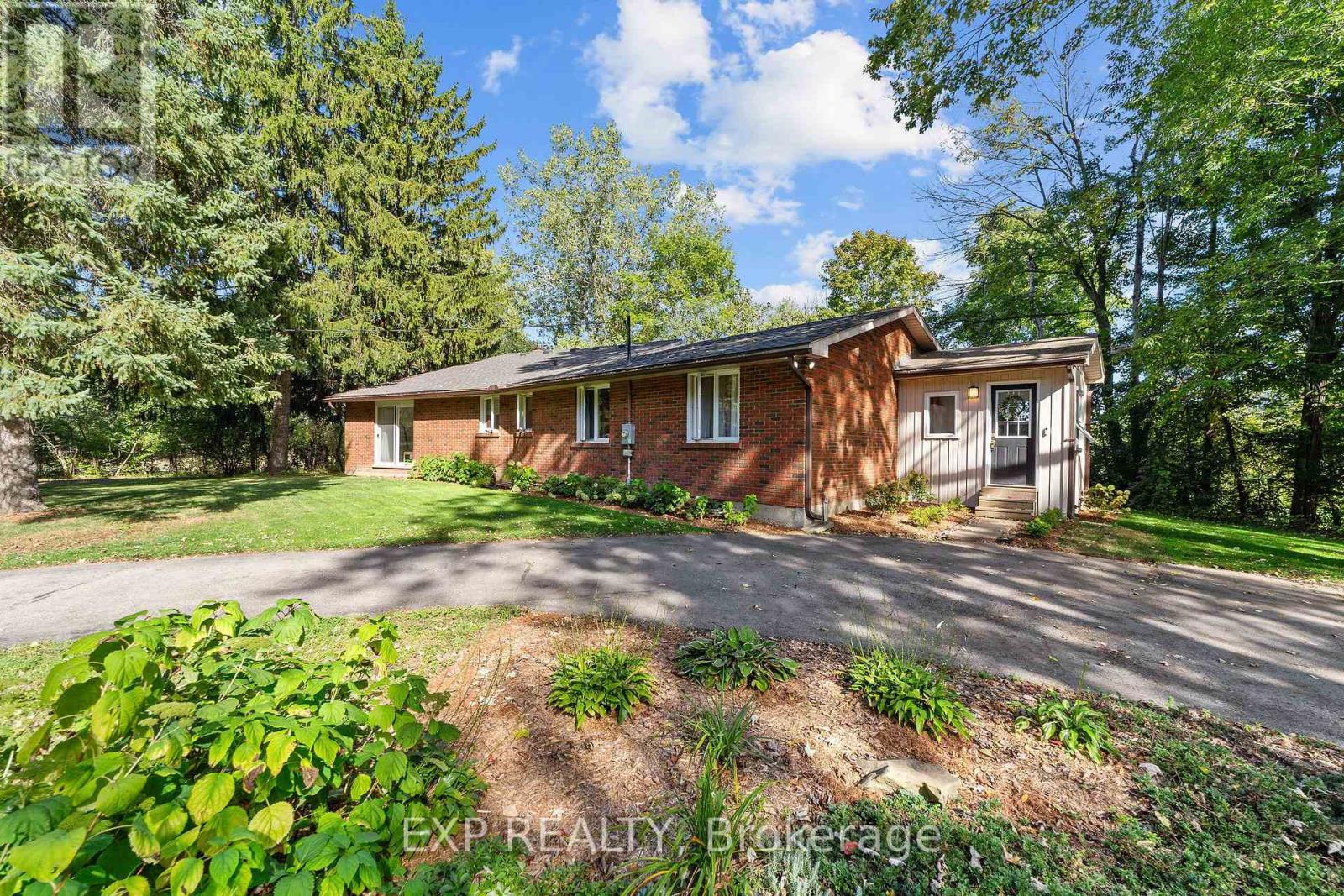 200 Harris Road, Middlesex Centre (Delaware Town), Ontario  N0L 1E0 - Photo 39 - X12448604