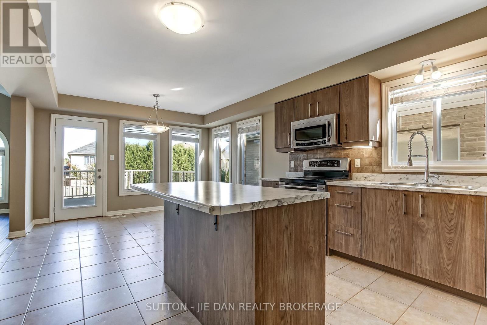 3196 Pomeroy Lane, London South, Ontario  N6P 1V7 - Photo 10 - X12448613
