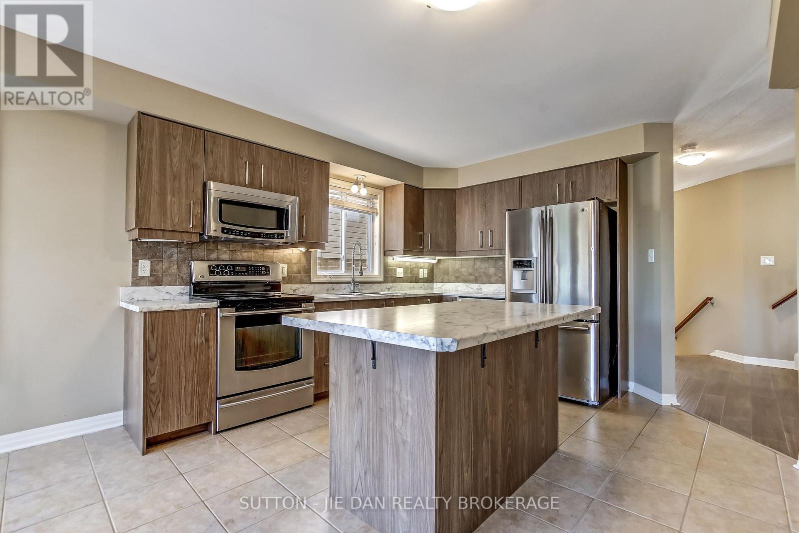 3196 Pomeroy Lane, London South, Ontario  N6P 1V7 - Photo 12 - X12448613