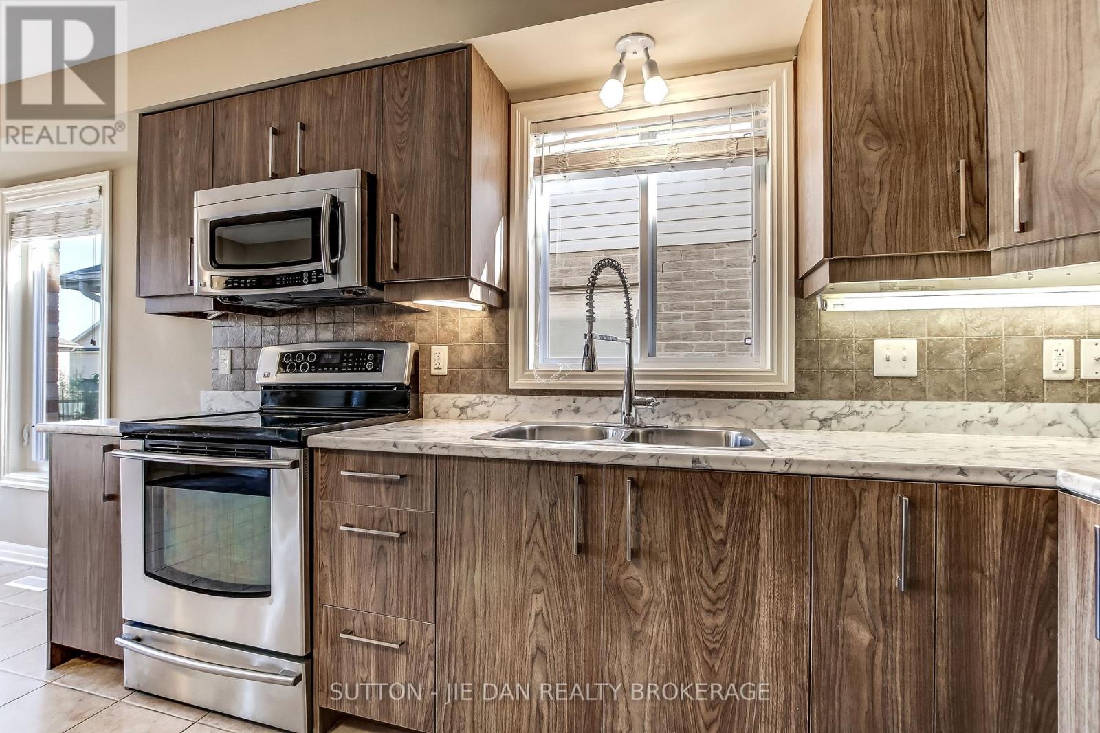 3196 Pomeroy Lane, London South, Ontario  N6P 1V7 - Photo 13 - X12448613