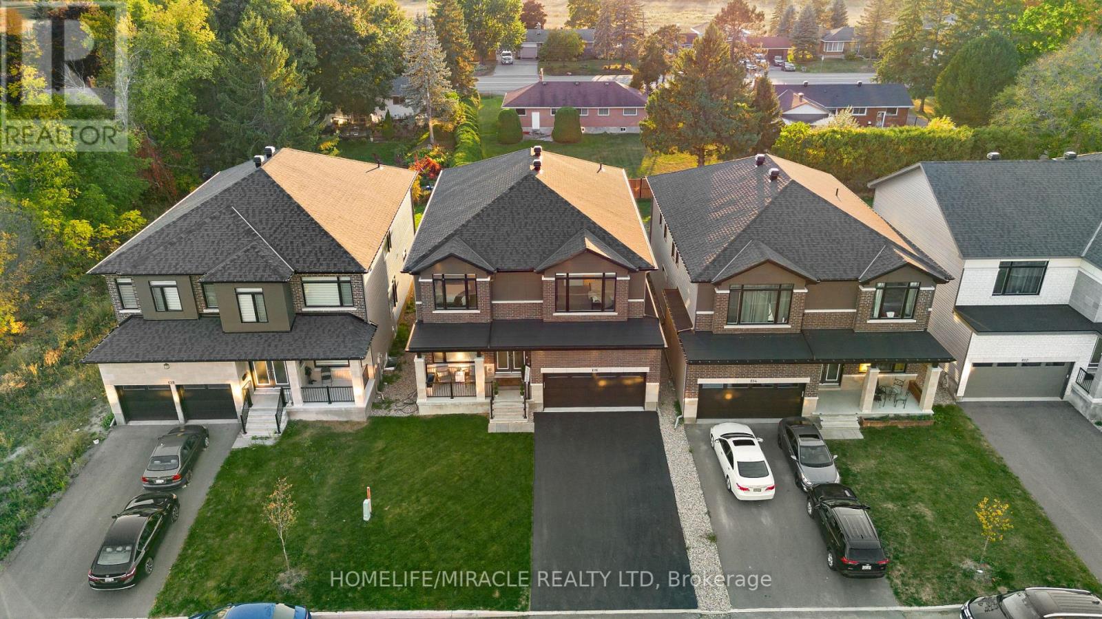 616 Kenabeek Terrace E, Ottawa, Ontario  K4M 0M2 - Photo 2 - X12448584