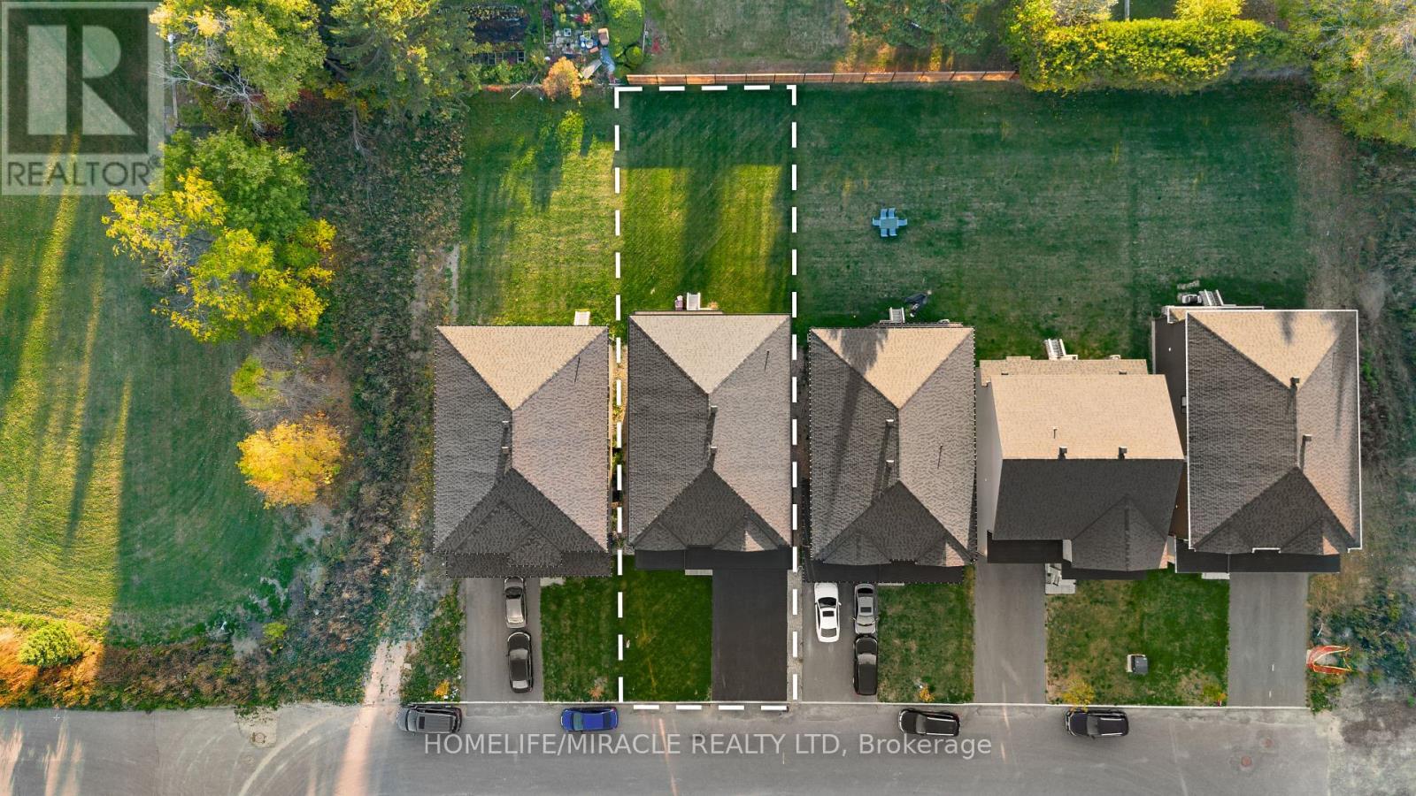 616 Kenabeek Terrace E, Ottawa, Ontario  K4M 0M2 - Photo 3 - X12448584