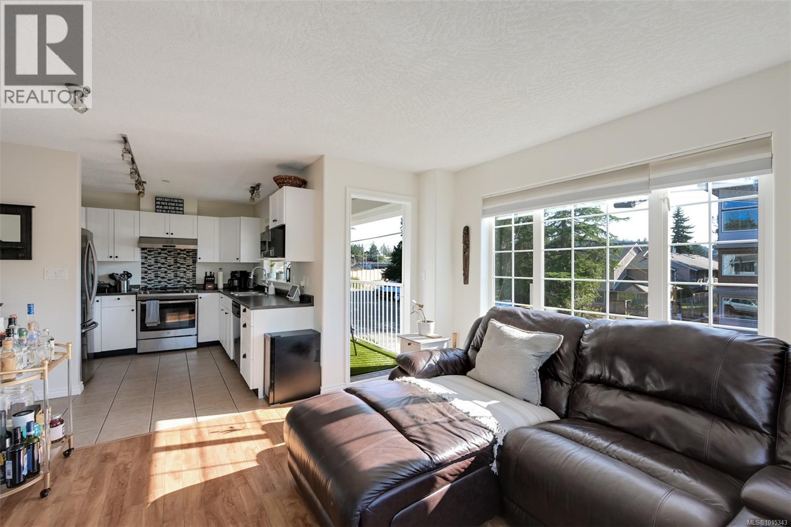202 2644 Deville Rd, Langford, British Columbia  V9B 3W8 - Photo 4 - 1015343