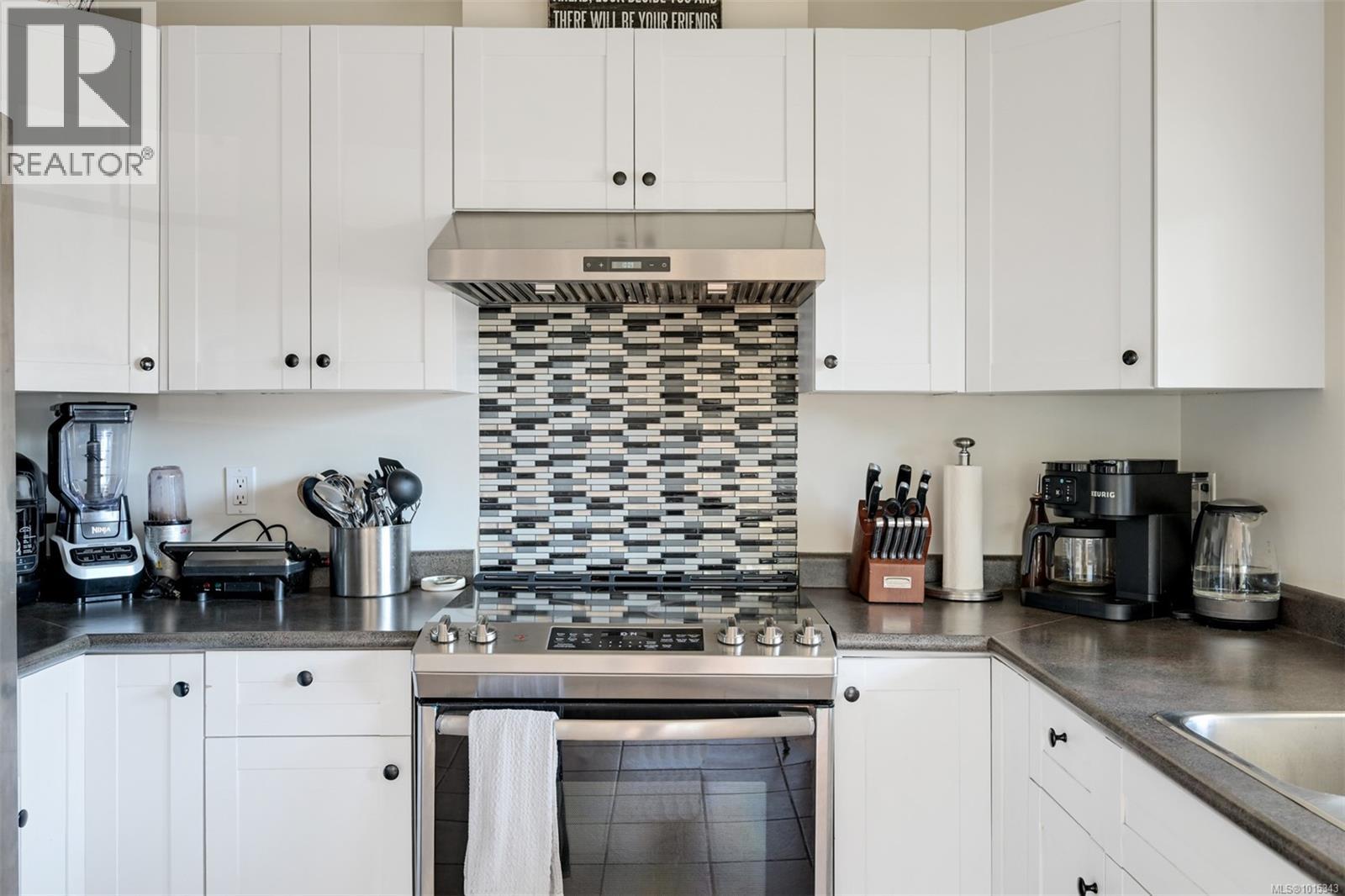 202 2644 Deville Rd, Langford, British Columbia  V9B 3W8 - Photo 9 - 1015343