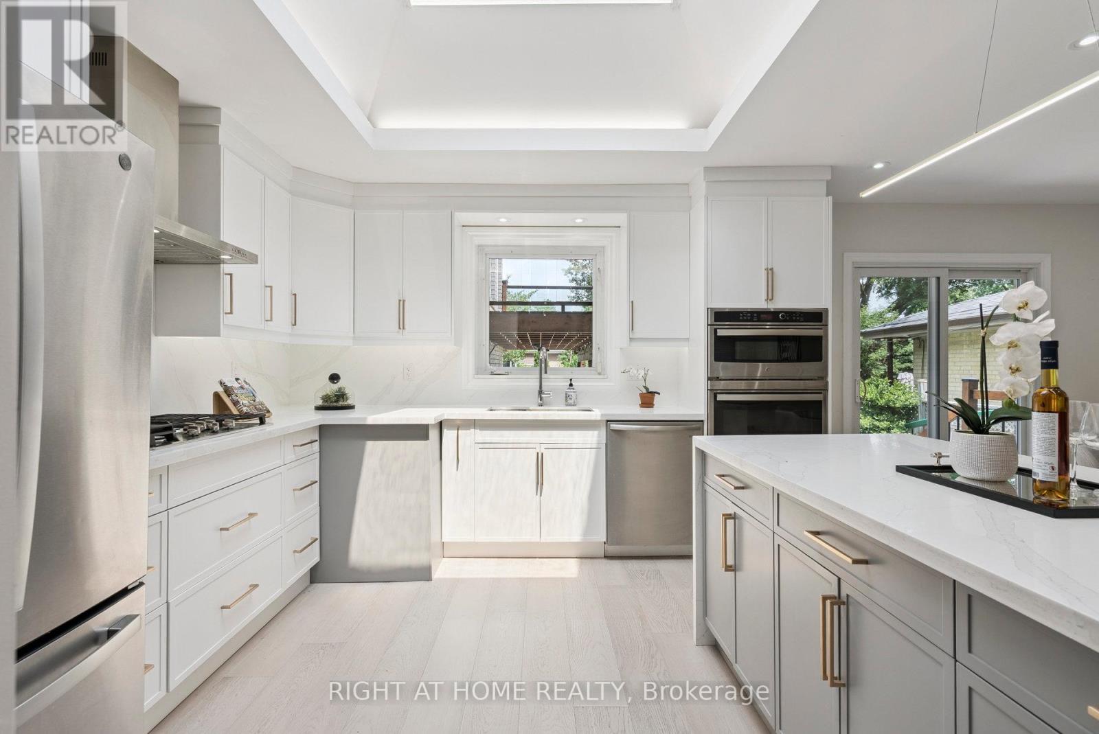 120 Santa Barbara Road, Toronto, Ontario  M2N 2C5 - Photo 17 - C12448606