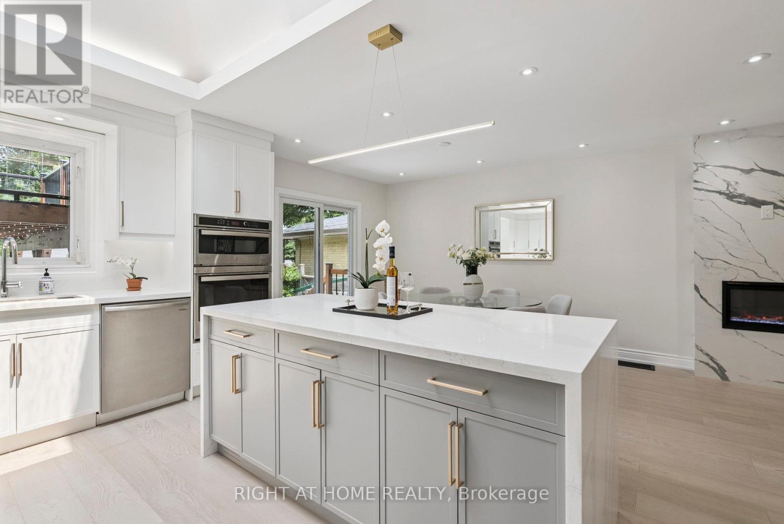 120 Santa Barbara Road, Toronto, Ontario  M2N 2C5 - Photo 18 - C12448606