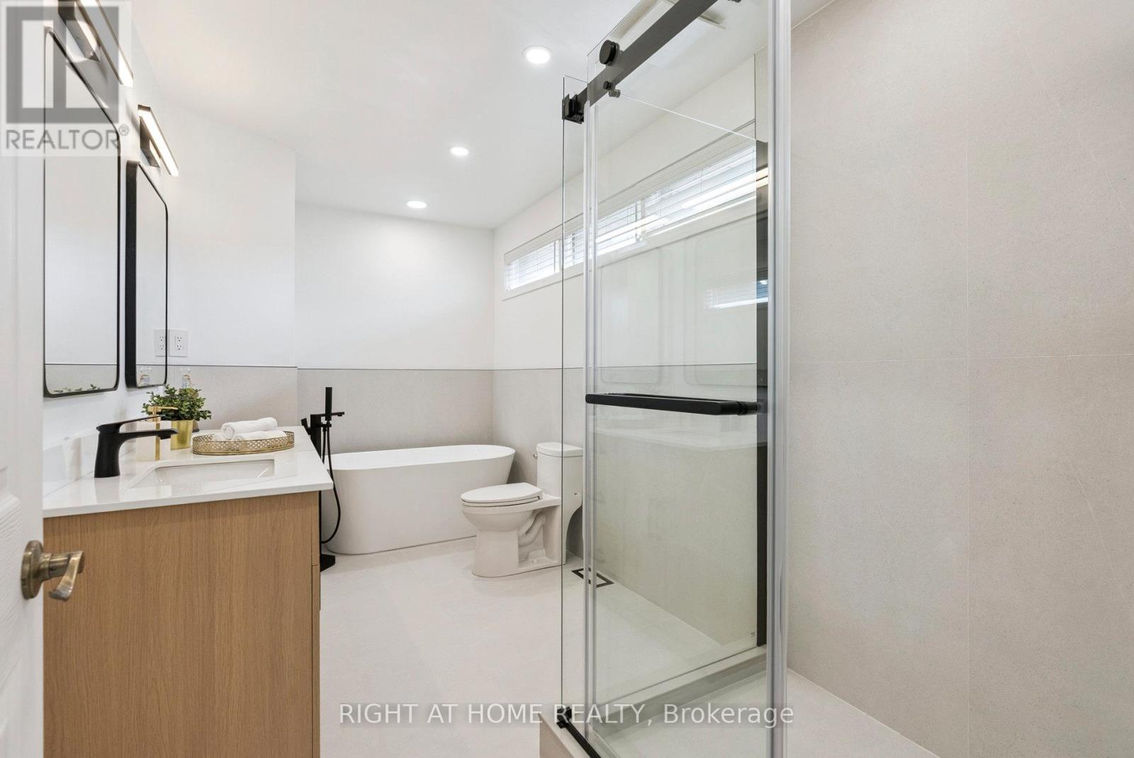 120 Santa Barbara Road, Toronto, Ontario  M2N 2C5 - Photo 23 - C12448606