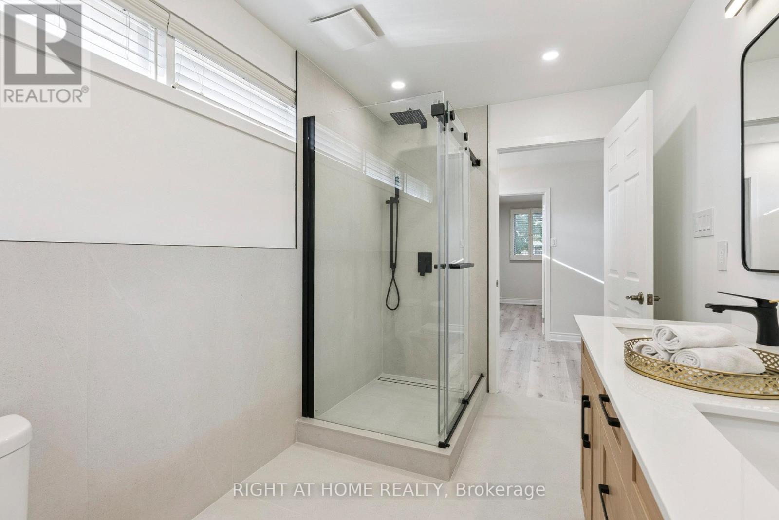 120 Santa Barbara Road, Toronto, Ontario  M2N 2C5 - Photo 24 - C12448606
