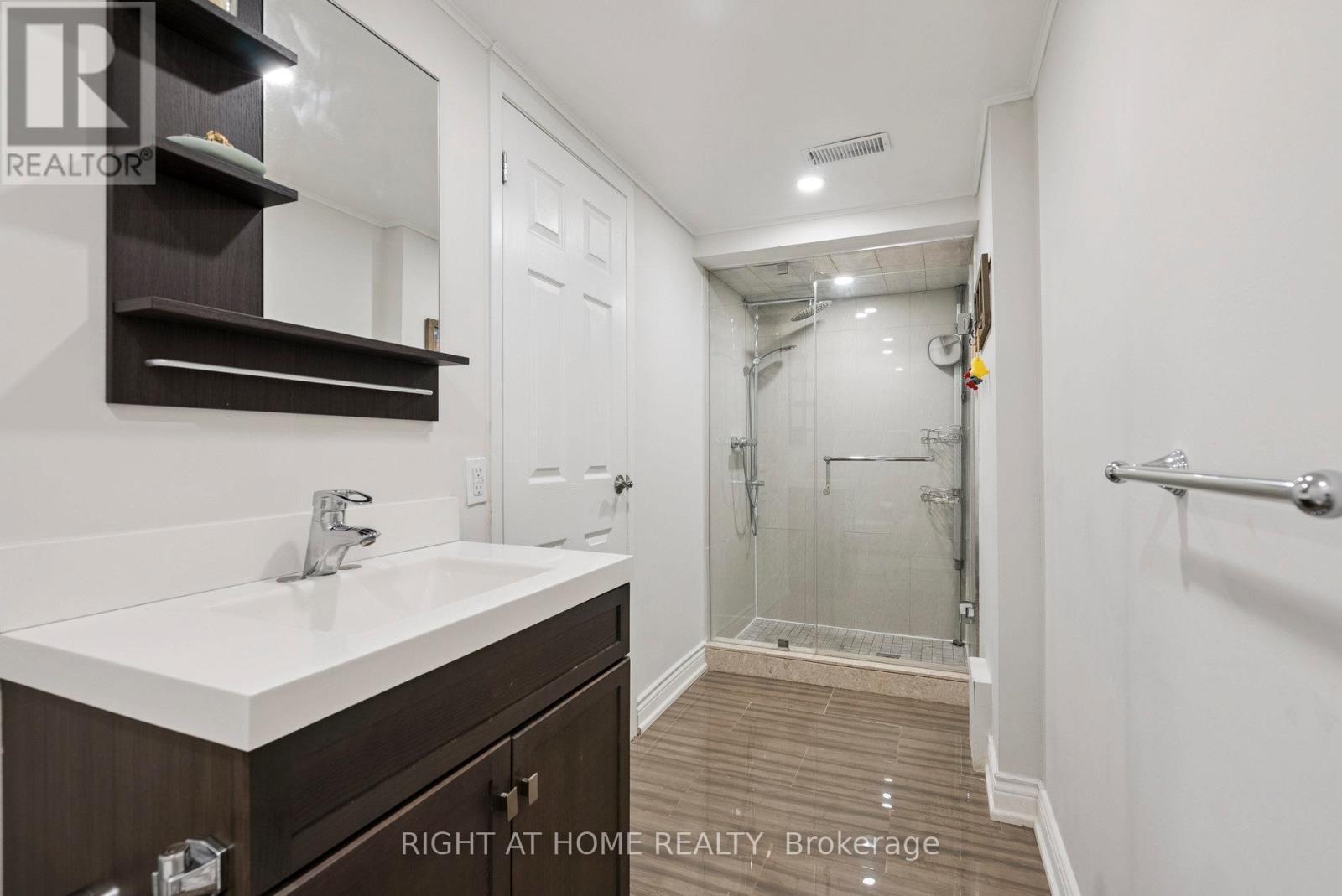 120 Santa Barbara Road, Toronto, Ontario  M2N 2C5 - Photo 37 - C12448606