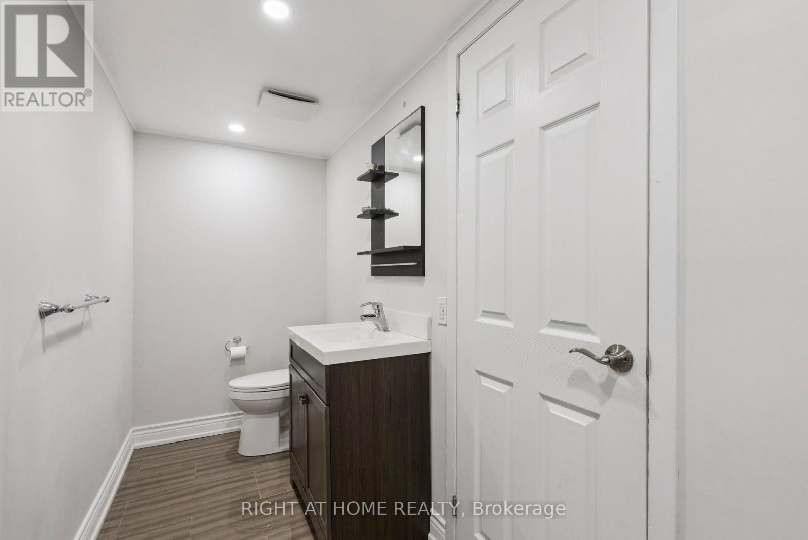 120 Santa Barbara Road, Toronto, Ontario  M2N 2C5 - Photo 38 - C12448606