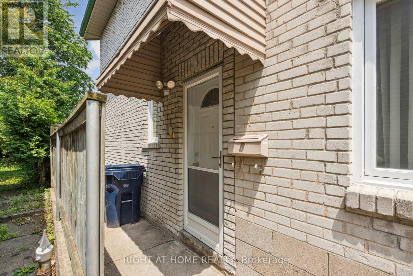 120 Santa Barbara Road, Toronto, Ontario  M2N 2C5 - Photo 46 - C12448606