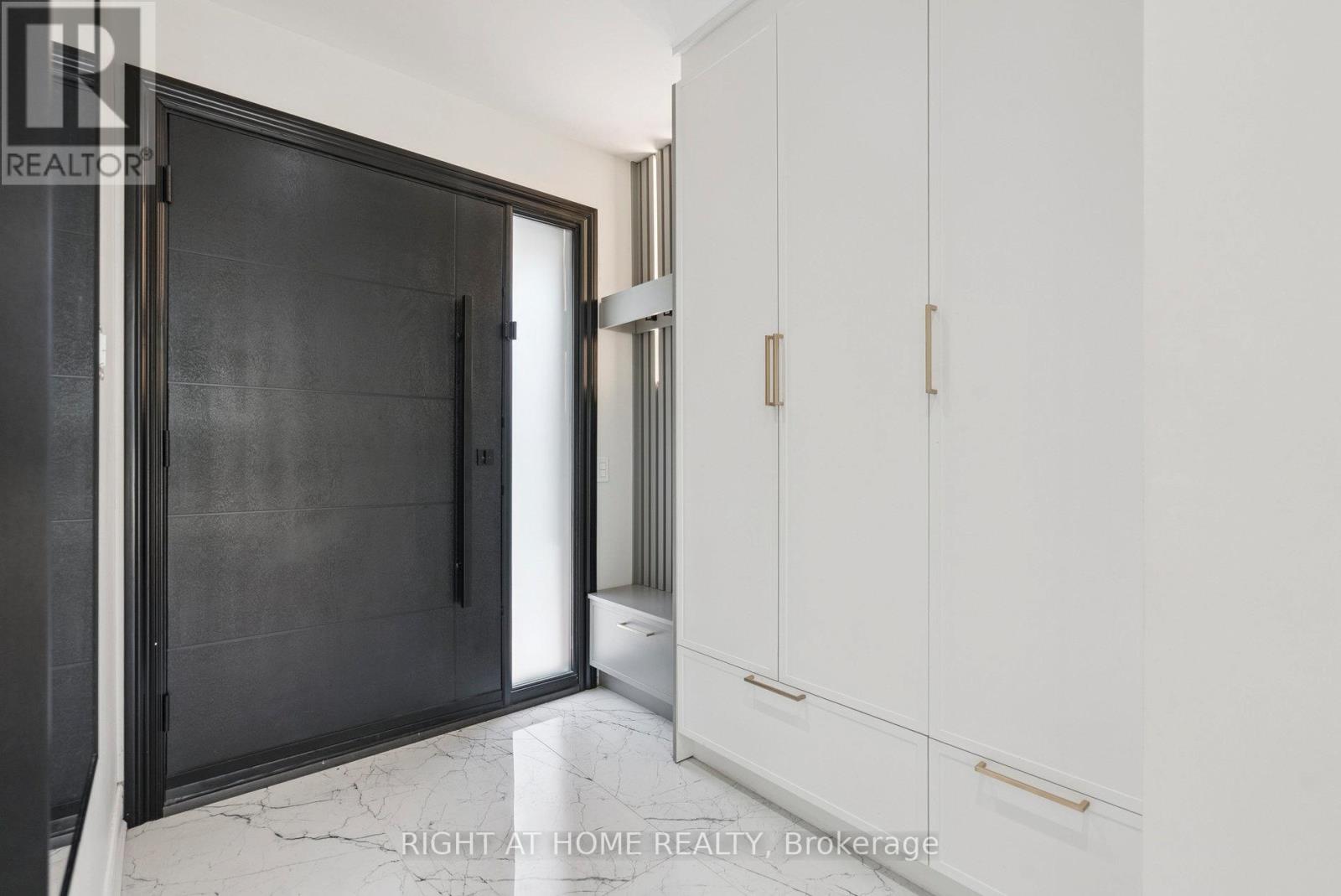120 Santa Barbara Road, Toronto, Ontario  M2N 2C5 - Photo 6 - C12448606
