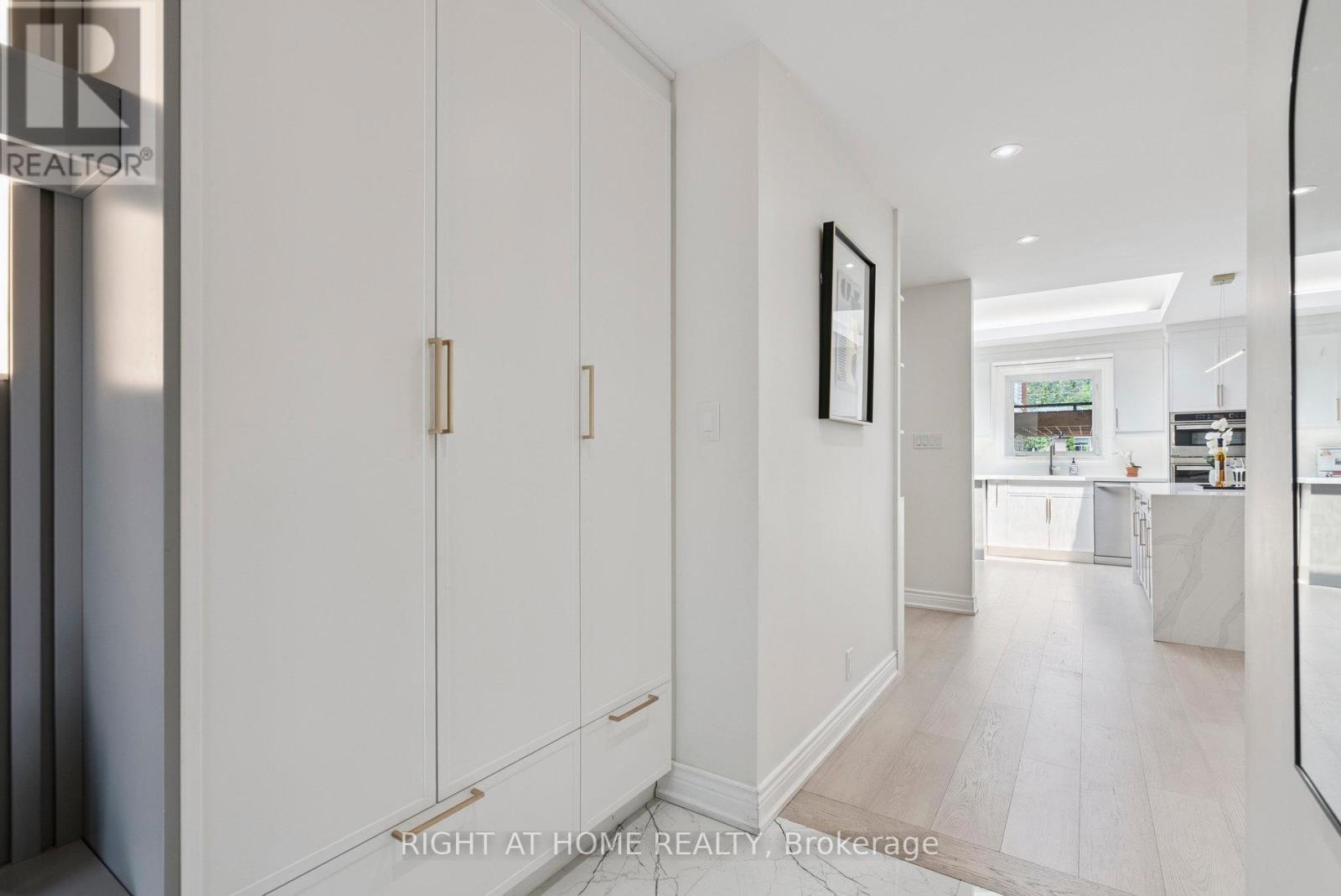120 Santa Barbara Road, Toronto, Ontario  M2N 2C5 - Photo 7 - C12448606