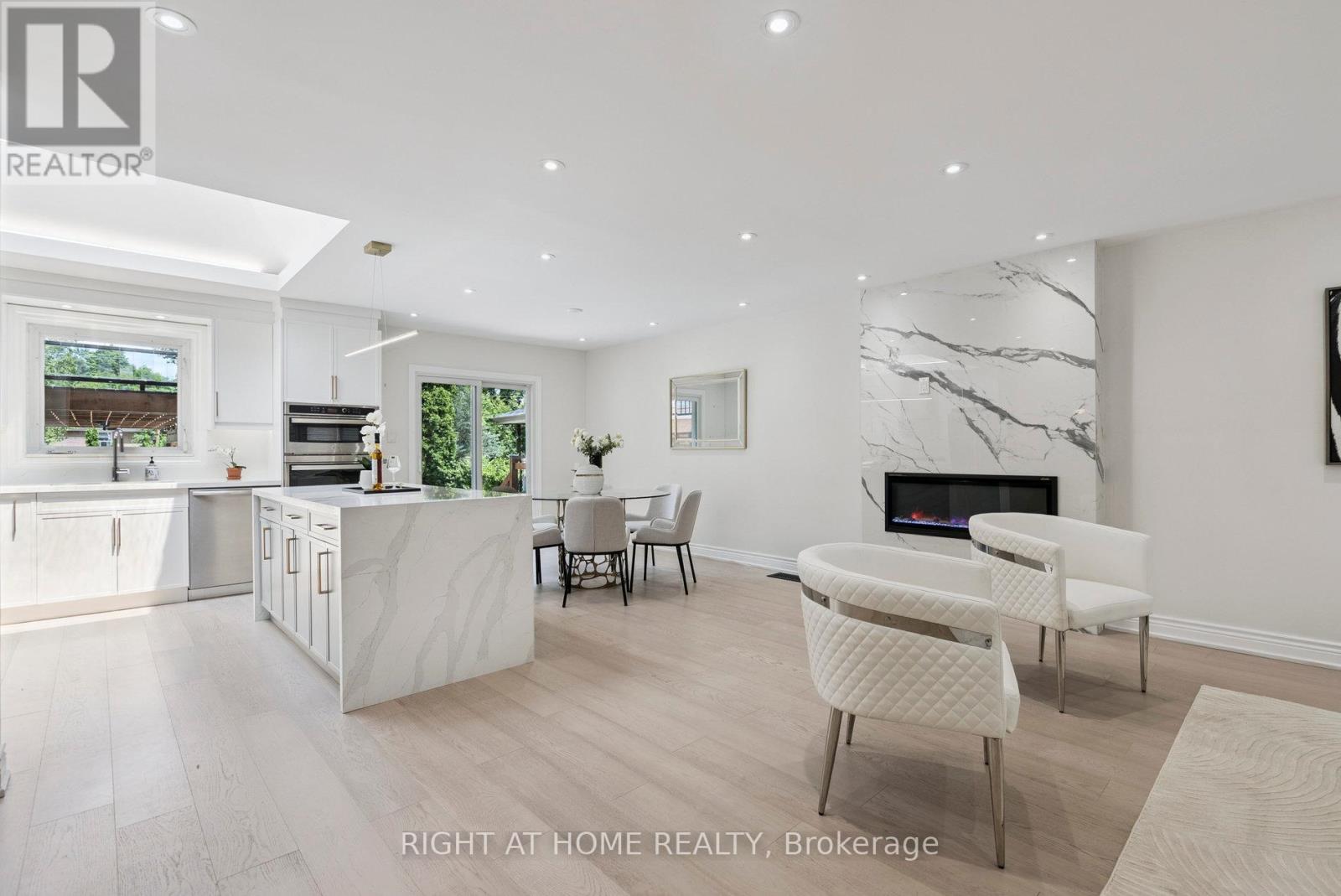 120 Santa Barbara Road, Toronto, Ontario  M2N 2C5 - Photo 8 - C12448606