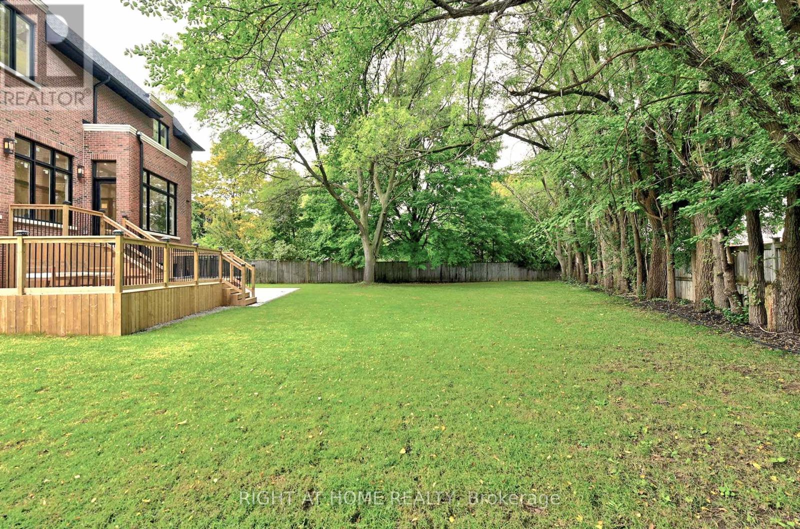 27 Hurlingham Crescent, Toronto, Ontario  M3B 2P9 - Photo 46 - C12430177