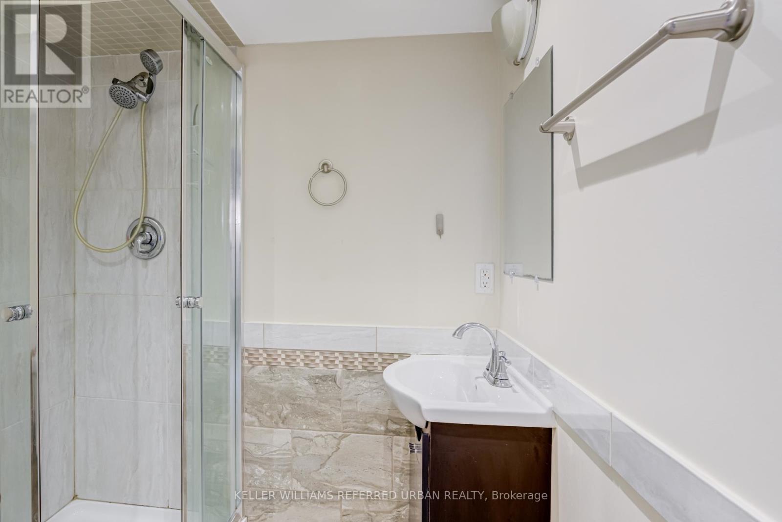 718 Edgewood Road S, Pickering, Ontario  L1V 2Z6 - Photo 17 - E12354529
