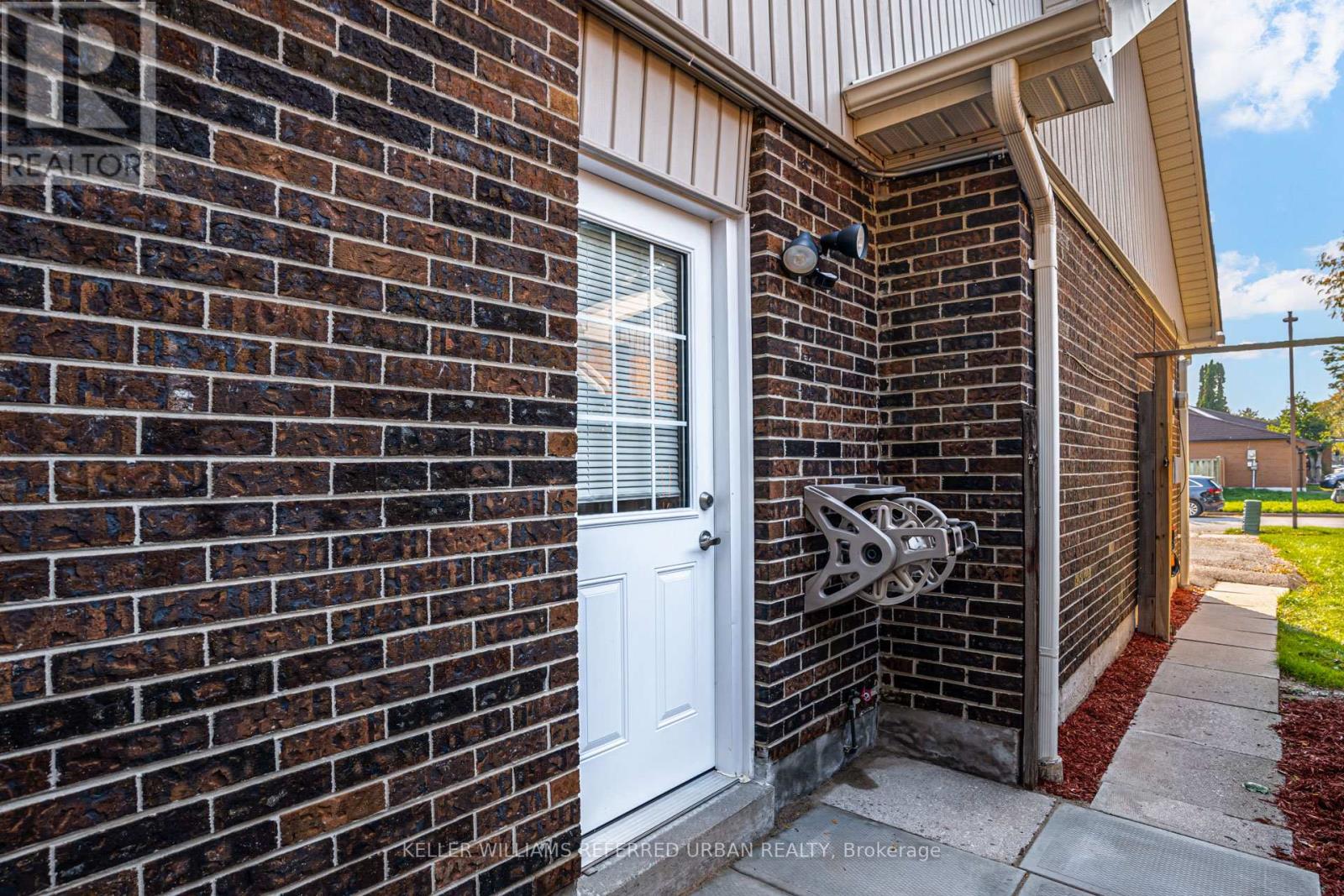 718 Edgewood Road S, Pickering, Ontario  L1V 2Z6 - Photo 2 - E12354529
