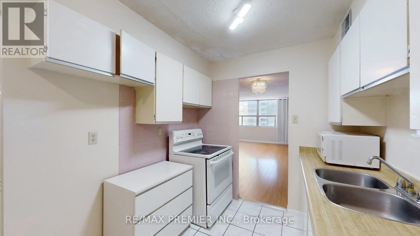 501 - 10 Tobermory Drive, Toronto, Ontario  M3N 2Y5 - Photo 15 - W12447318