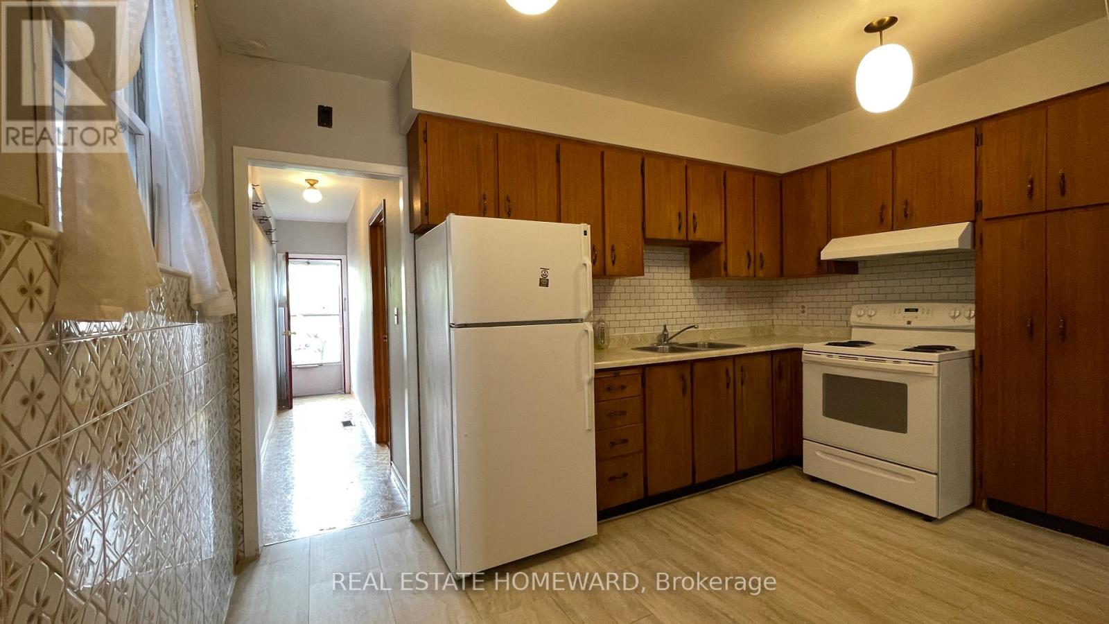 92 Barker Avenue, Toronto, Ontario  M4C 2N6 - Photo 12 - E12448601