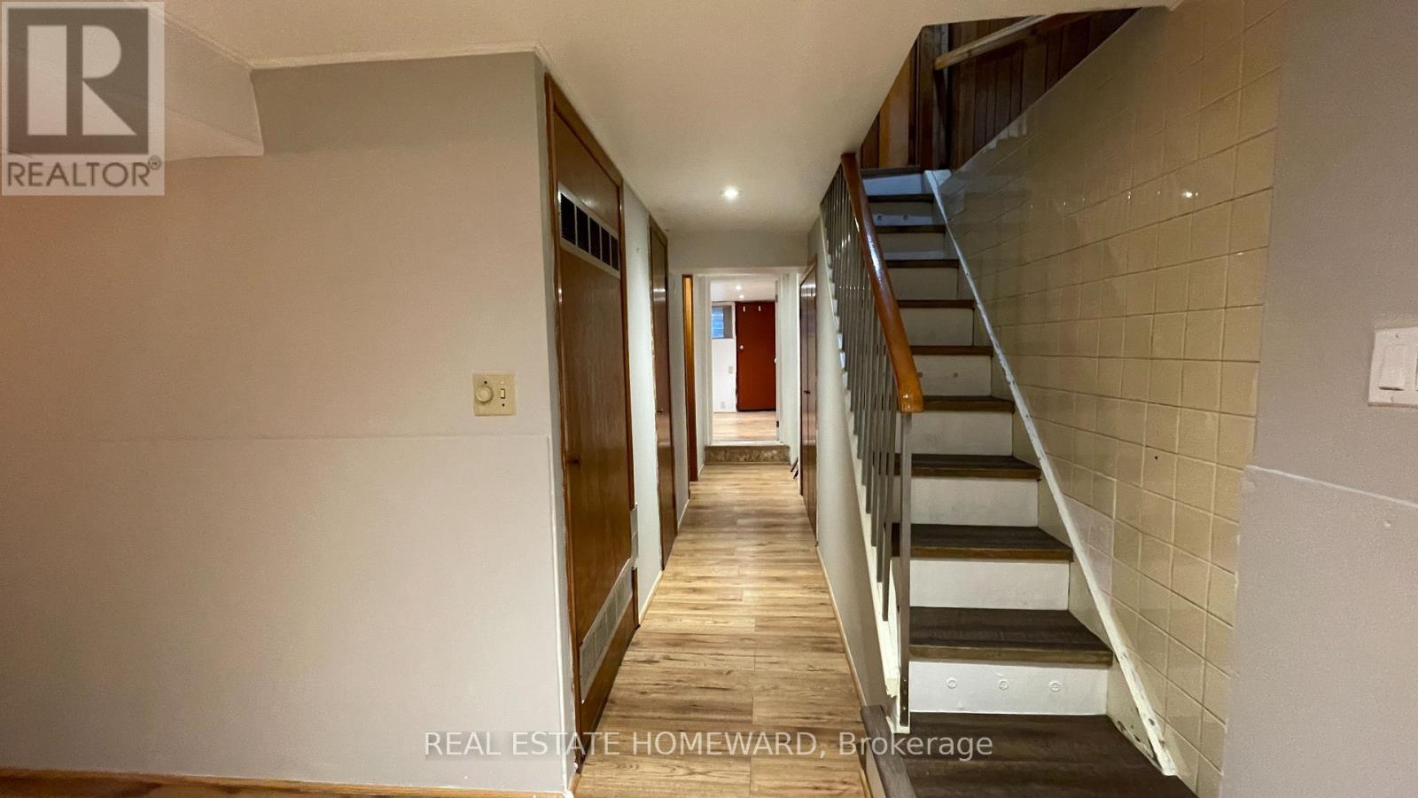 92 Barker Avenue, Toronto, Ontario  M4C 2N6 - Photo 16 - E12448601