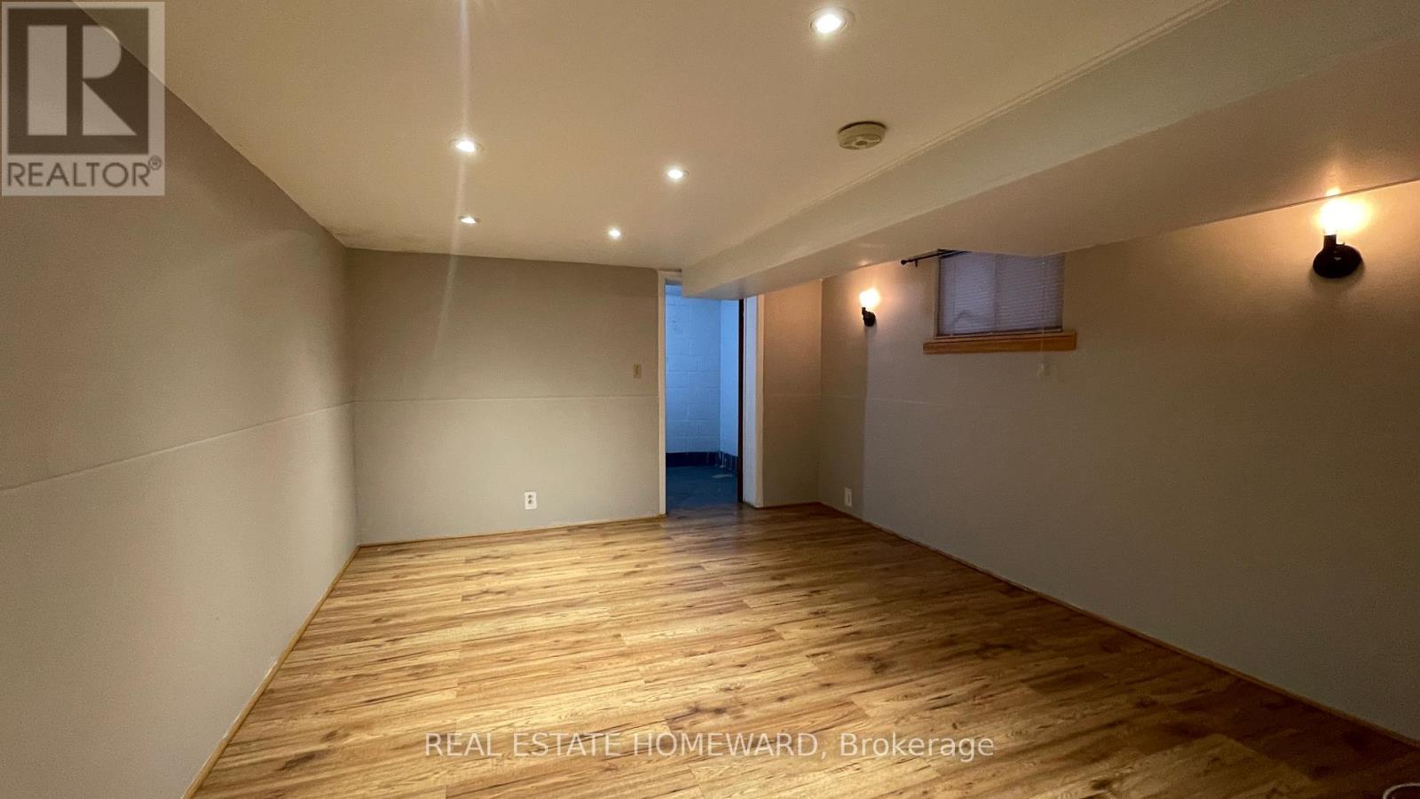 92 Barker Avenue, Toronto, Ontario  M4C 2N6 - Photo 18 - E12448601