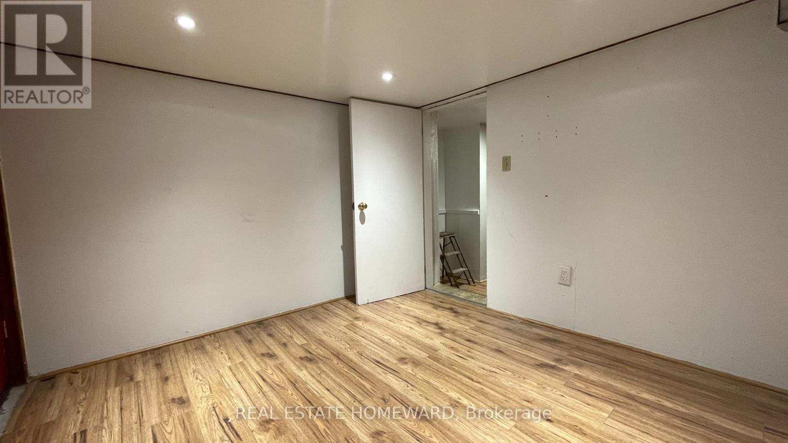 92 Barker Avenue, Toronto, Ontario  M4C 2N6 - Photo 20 - E12448601
