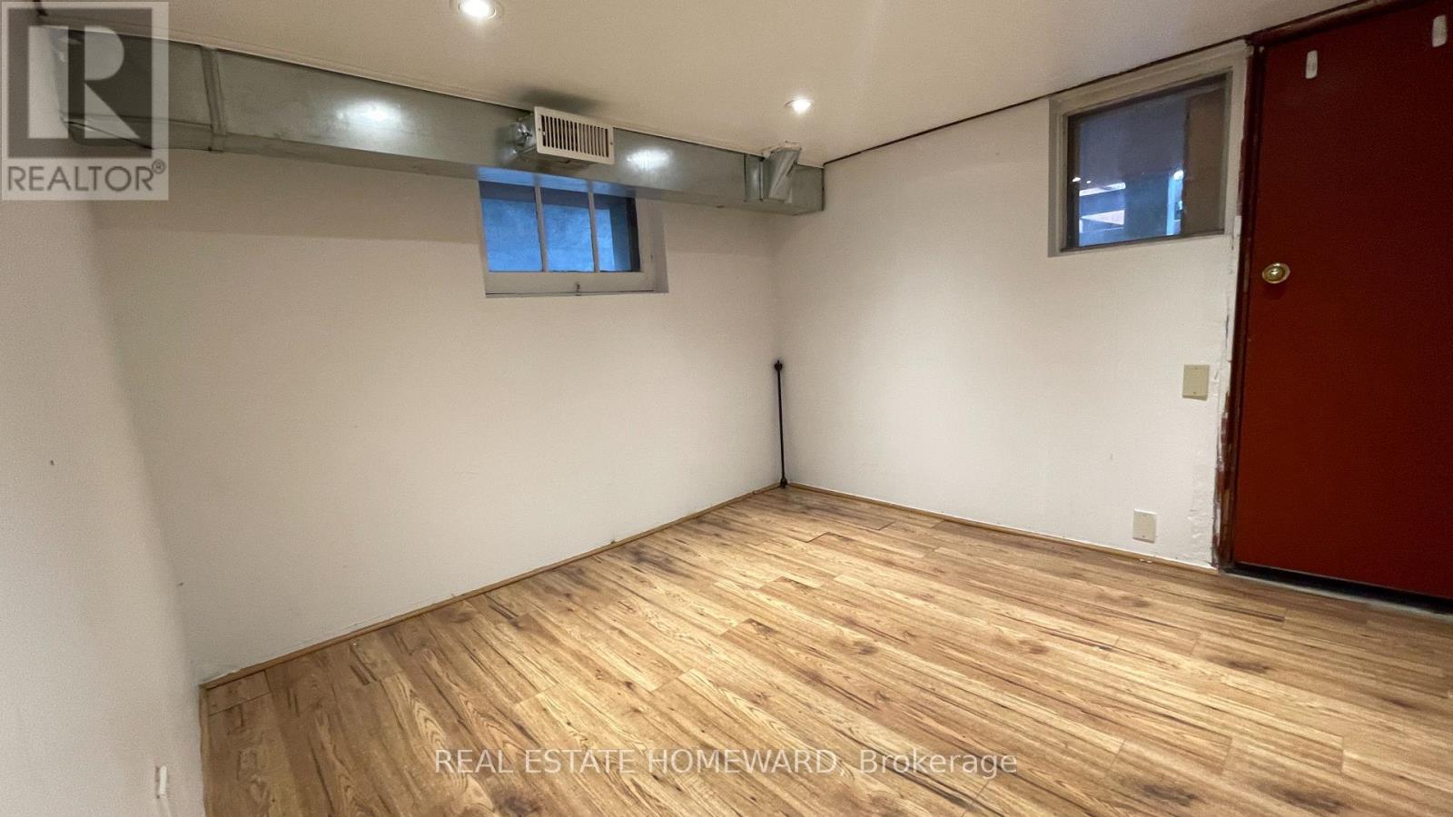 92 Barker Avenue, Toronto, Ontario  M4C 2N6 - Photo 21 - E12448601