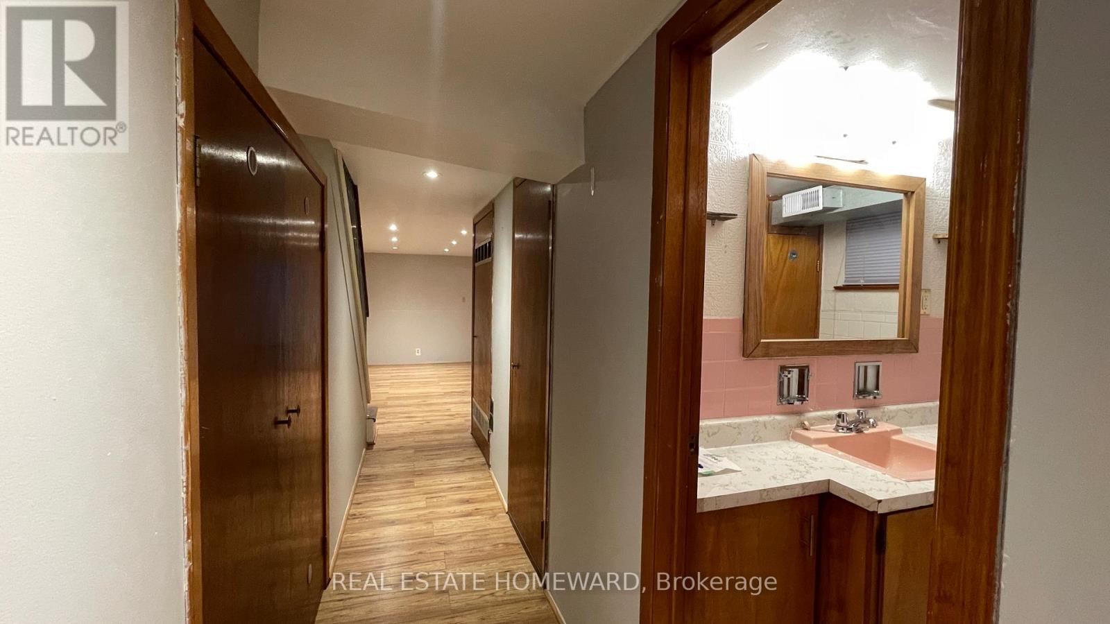 92 Barker Avenue, Toronto, Ontario  M4C 2N6 - Photo 22 - E12448601