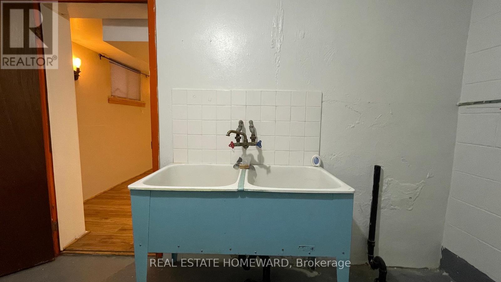 92 Barker Avenue, Toronto, Ontario  M4C 2N6 - Photo 28 - E12448601