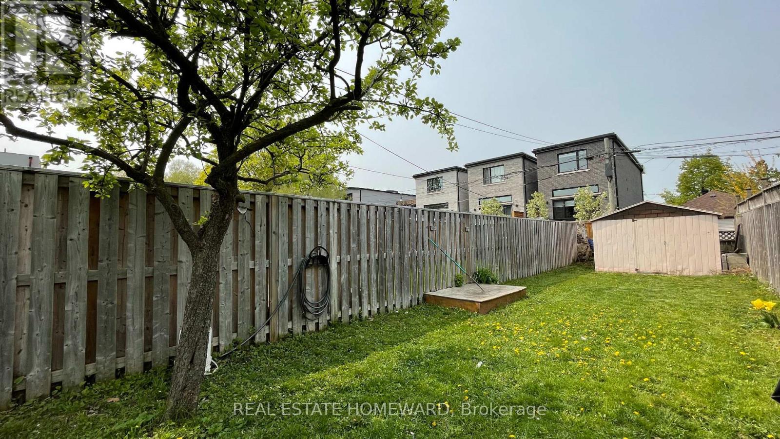 92 Barker Avenue, Toronto, Ontario  M4C 2N6 - Photo 30 - E12448601