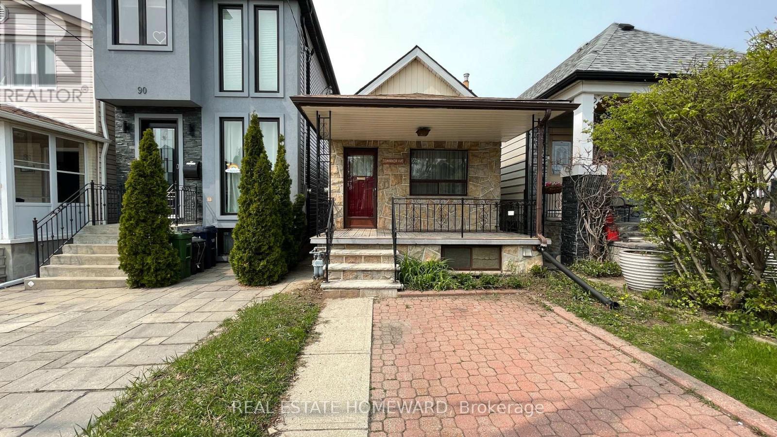 92 Barker Avenue, Toronto, Ontario  M4C 2N6 - Photo 33 - E12448601