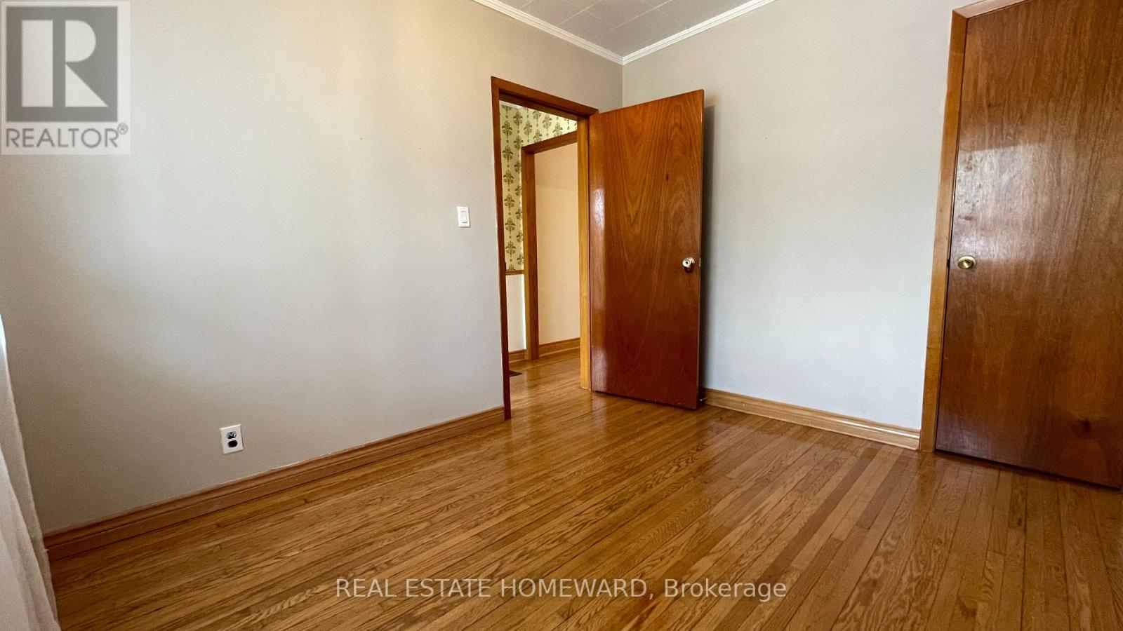 92 Barker Avenue, Toronto, Ontario  M4C 2N6 - Photo 4 - E12448601