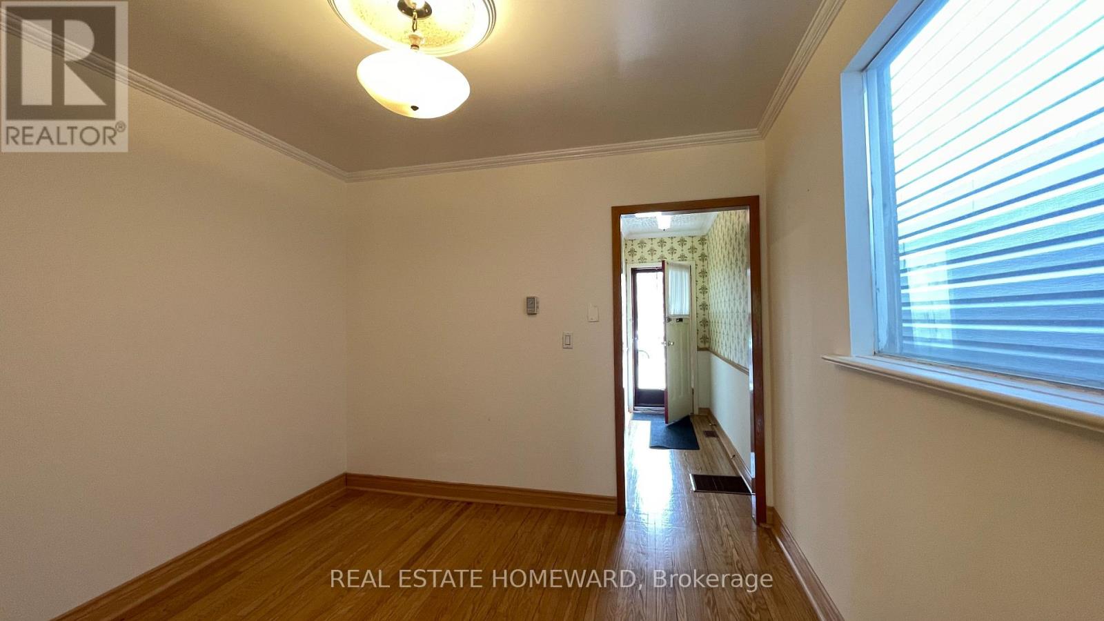 92 Barker Avenue, Toronto, Ontario  M4C 2N6 - Photo 6 - E12448601