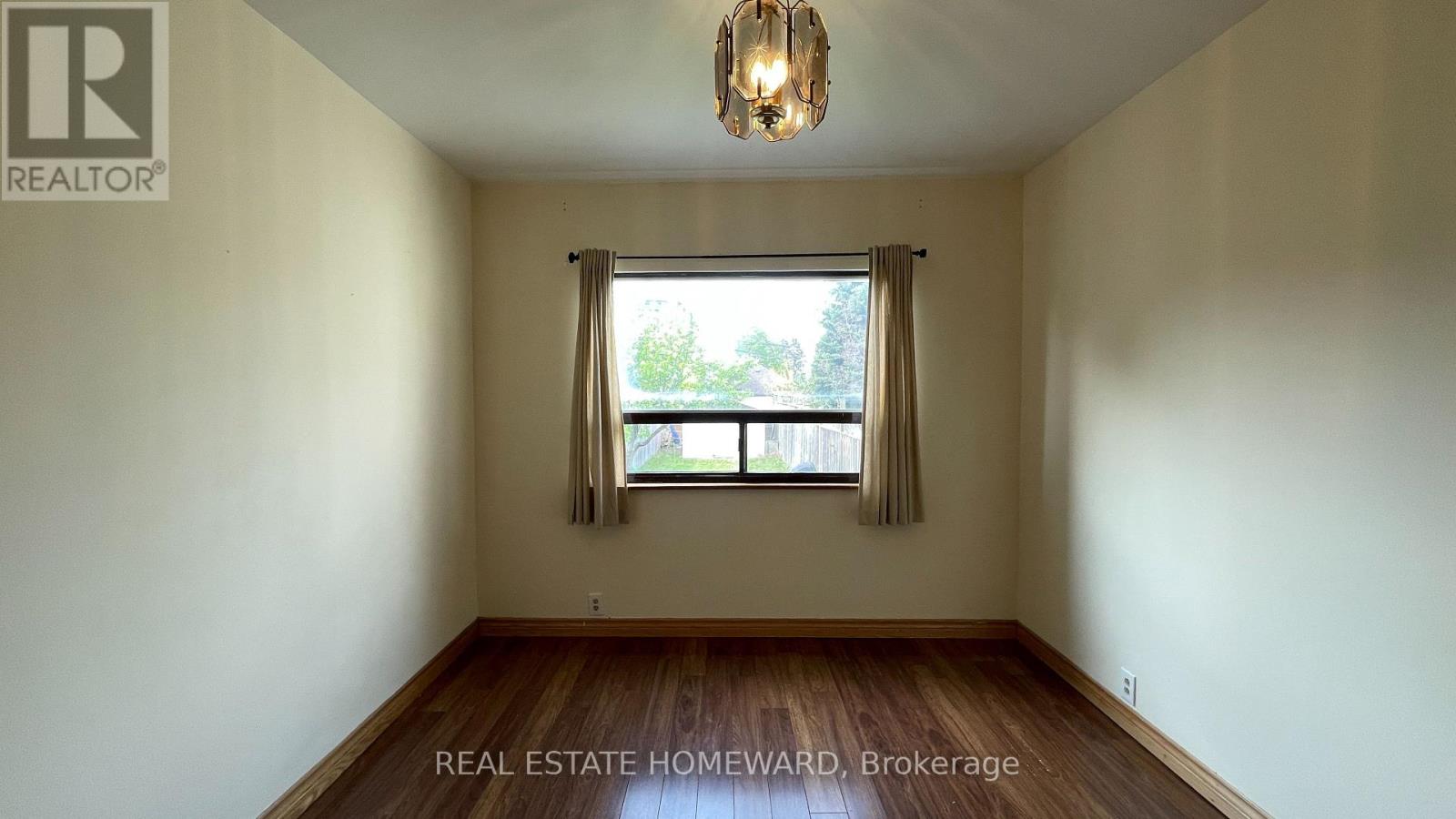92 Barker Avenue, Toronto, Ontario  M4C 2N6 - Photo 8 - E12448601