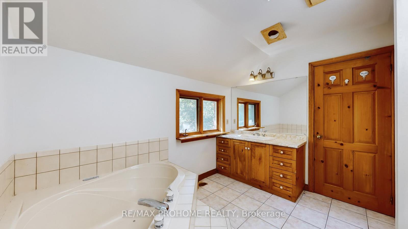 17 Eckardt Avenue, Markham, Ontario  L3R 1P1 - Photo 17 - N12448612
