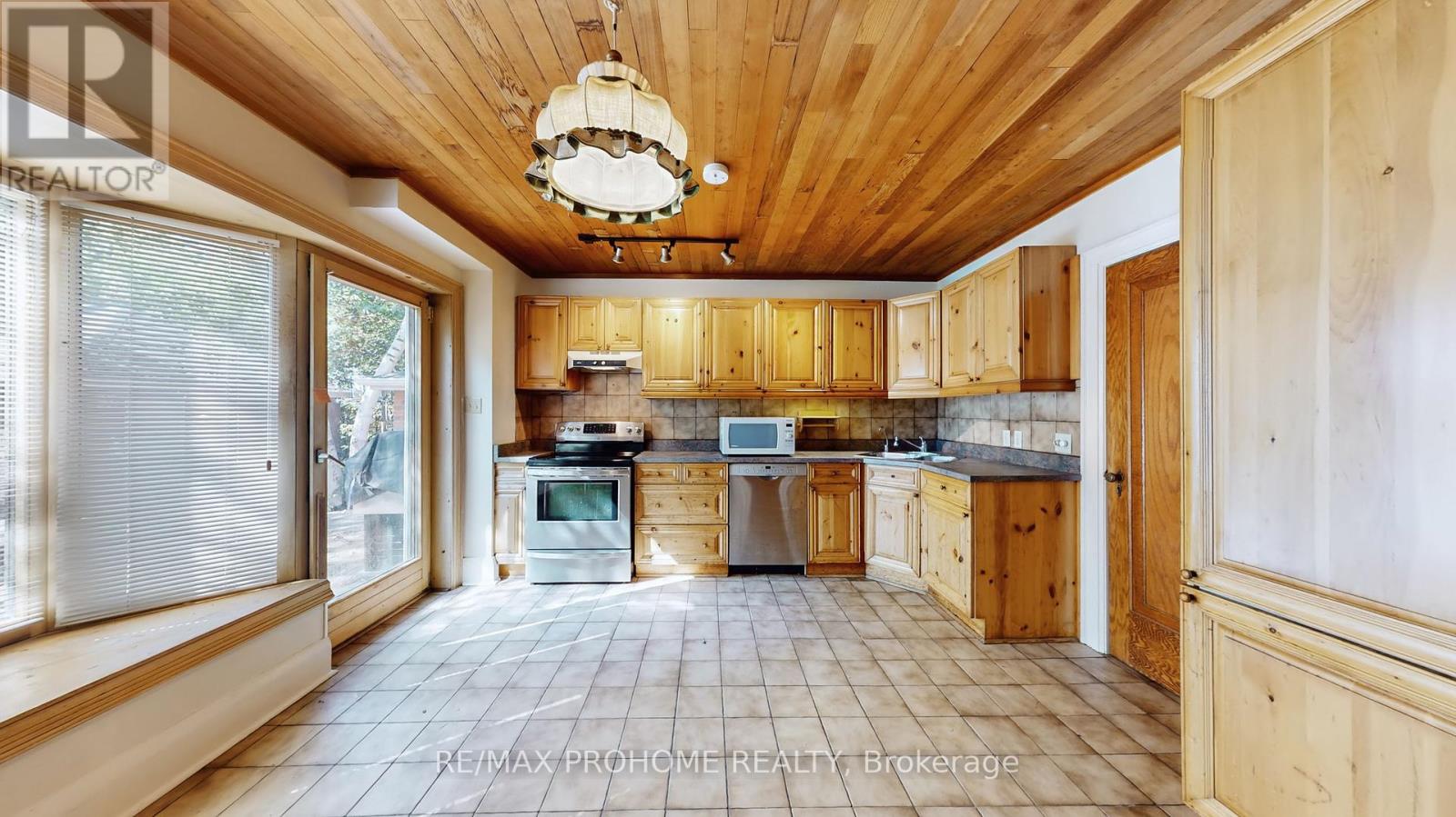 17 Eckardt Avenue, Markham, Ontario  L3R 1P1 - Photo 8 - N12448612