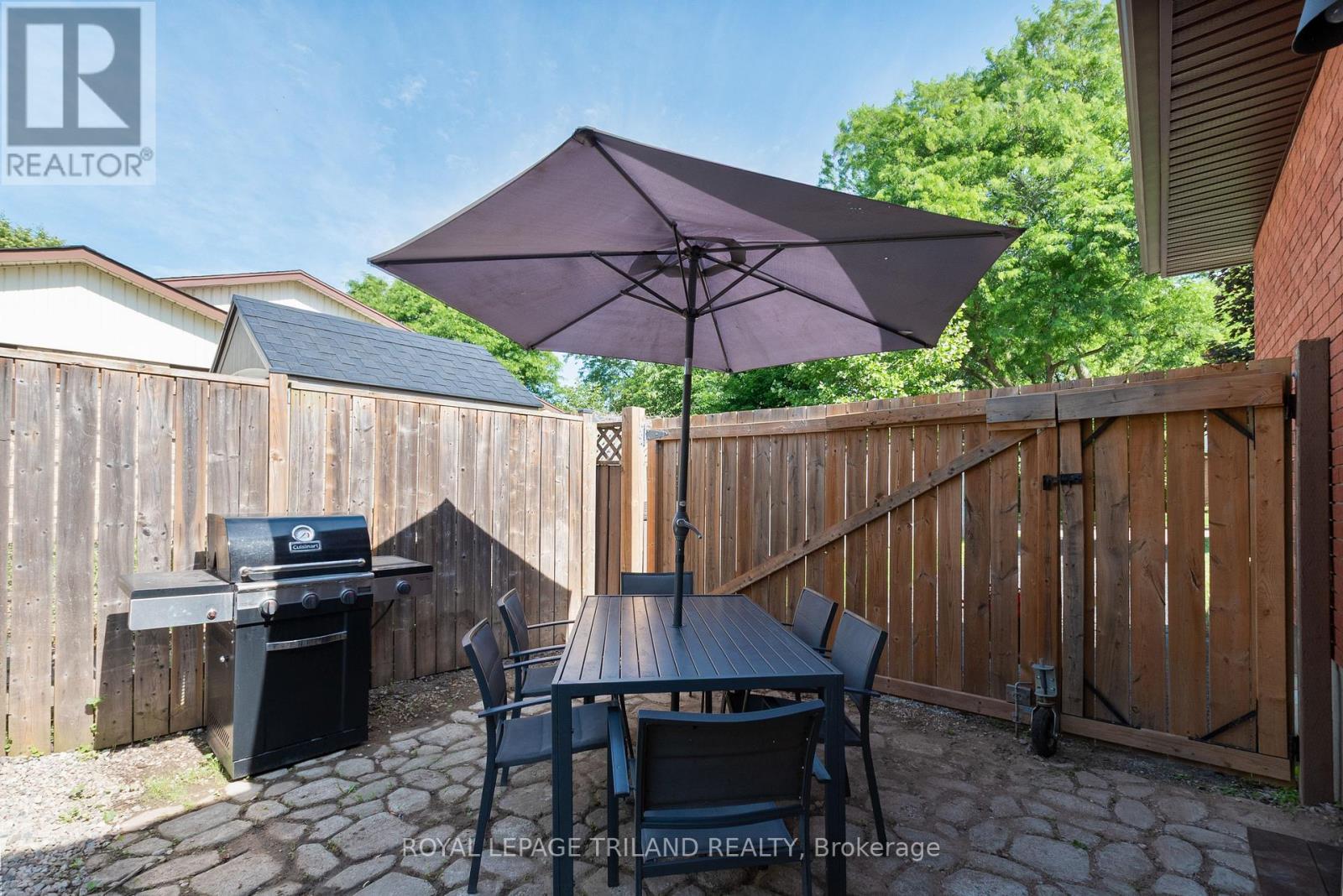 15 Mohegan Crescent, London East, Ontario  N5V 2X7 - Photo 36 - X12447622
