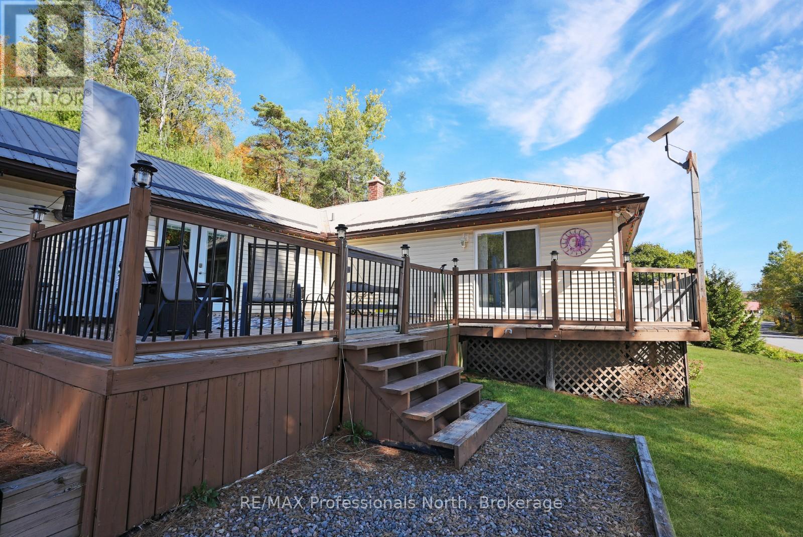 1123 Harcourt Road, Dysart Et Al, Ontario  K0L 1X0 - Photo 2 - X12448623